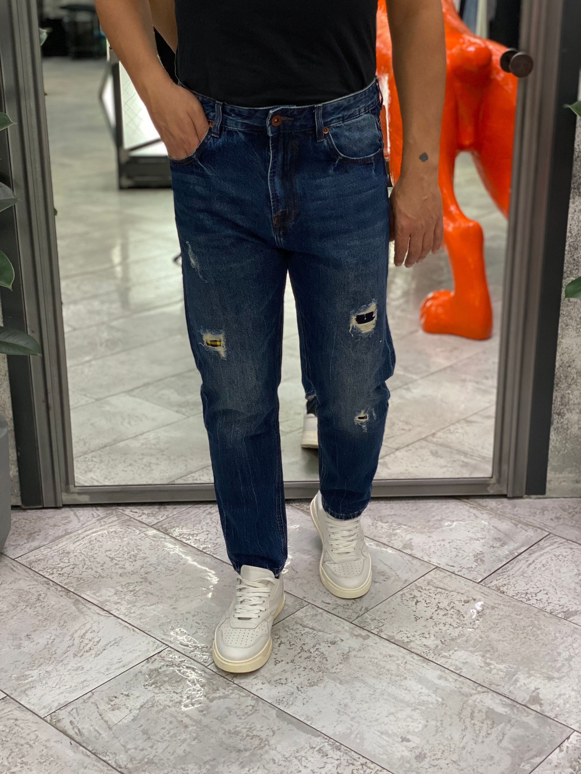 JEANS MIKE 5 TASCHE DARK WASH CON ABRASIONI - CARROT FIT GL6388Q
