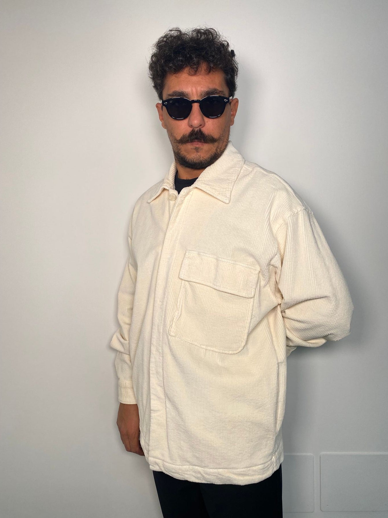 OVERSHIRT DA COMPLETO IN VELLUTO CON TASCONE LATO CUORE E ABBOTTONATURA NASCOSTA - OVERSIZE FIT
