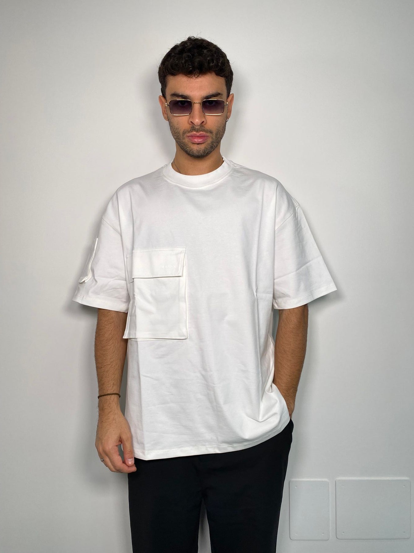 T-SHIRT CON TASCONE E LOGO RICAMATO LATO CUORE - OVERSIZE FIT