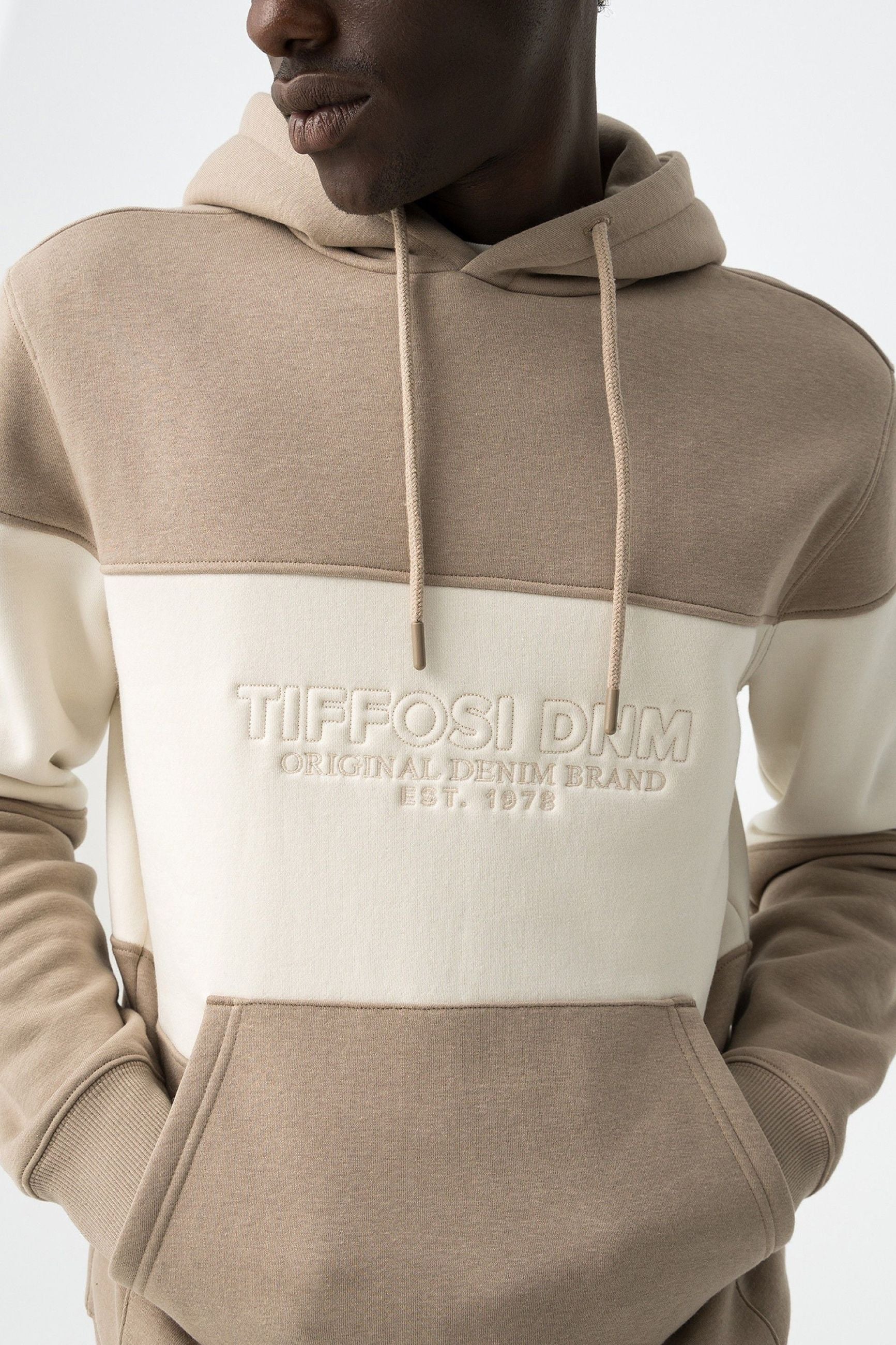 FELPA DASH CON CAPPUCCIO A RIGHE ORIZZONTALI CON LOGO TONO SU TONO - COMFORT FIT 10061824.BEI