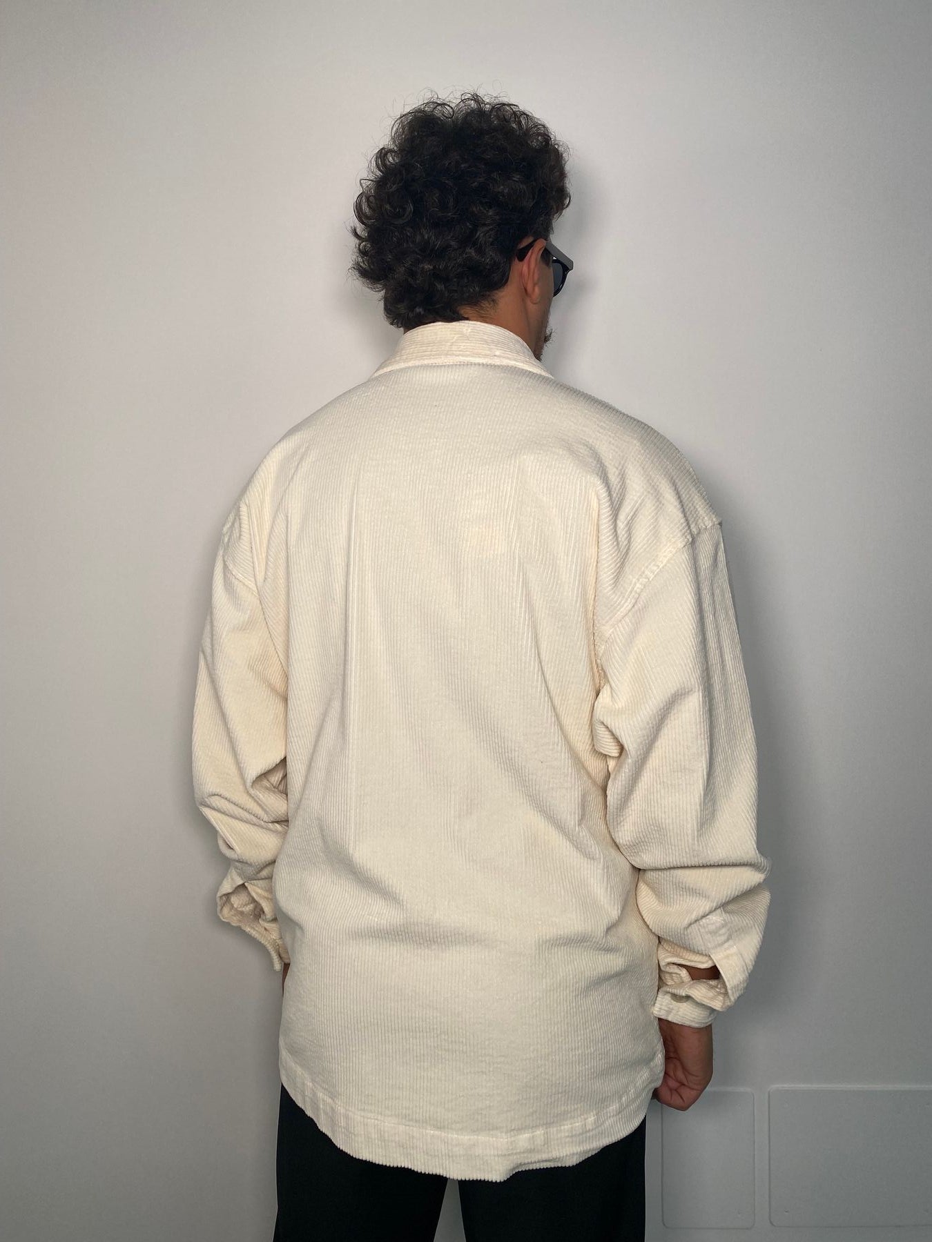OVERSHIRT DA COMPLETO IN VELLUTO CON TASCONE LATO CUORE E ABBOTTONATURA NASCOSTA - OVERSIZE FIT