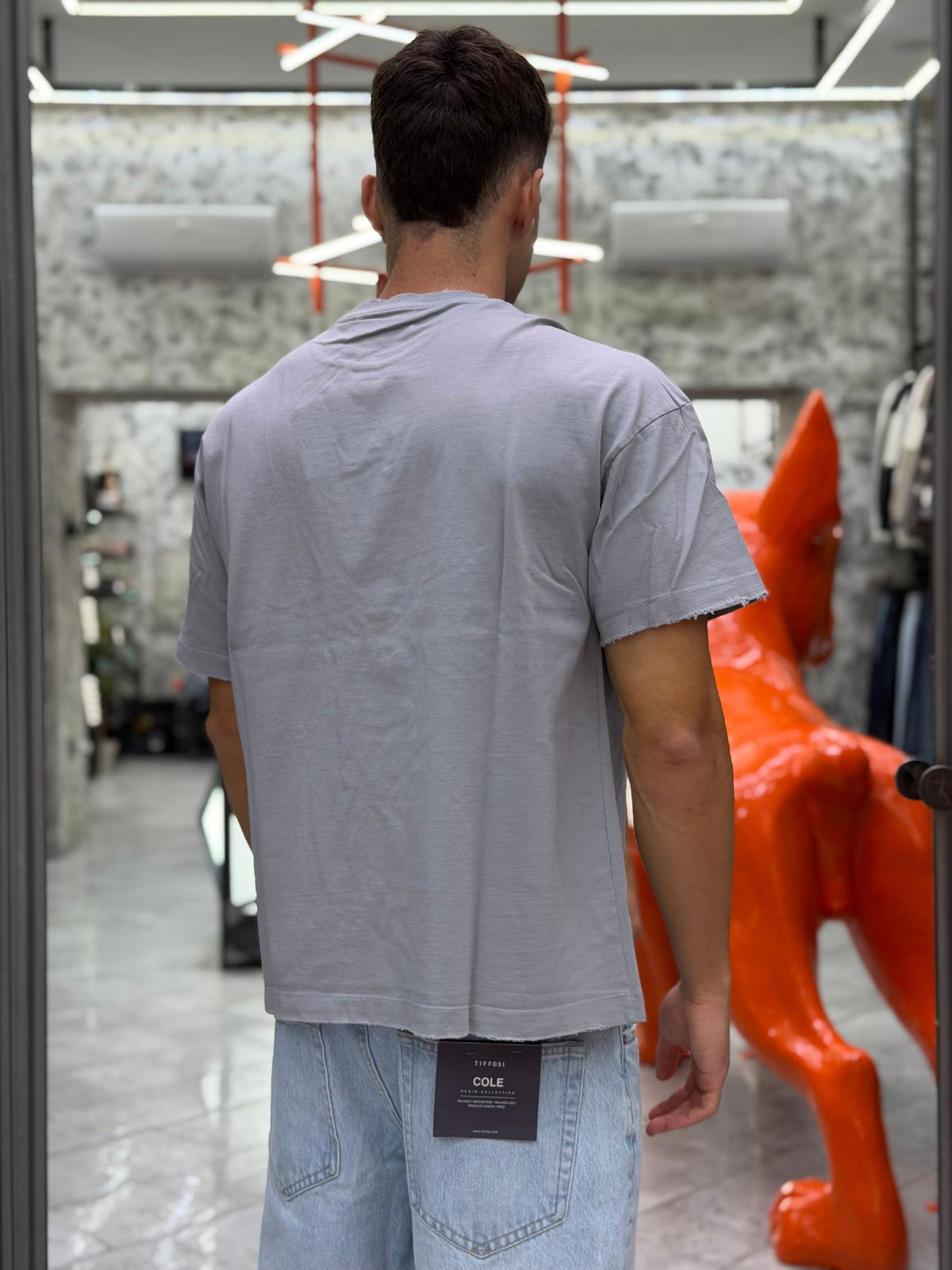 T-SHIRT IN JERSEY AMERICANO 30/2 TINTO IN CAPO CON COLLO E MANICHE EFFETTO DESTROYED - OVER CROP FIT BOXYMOL.GRI