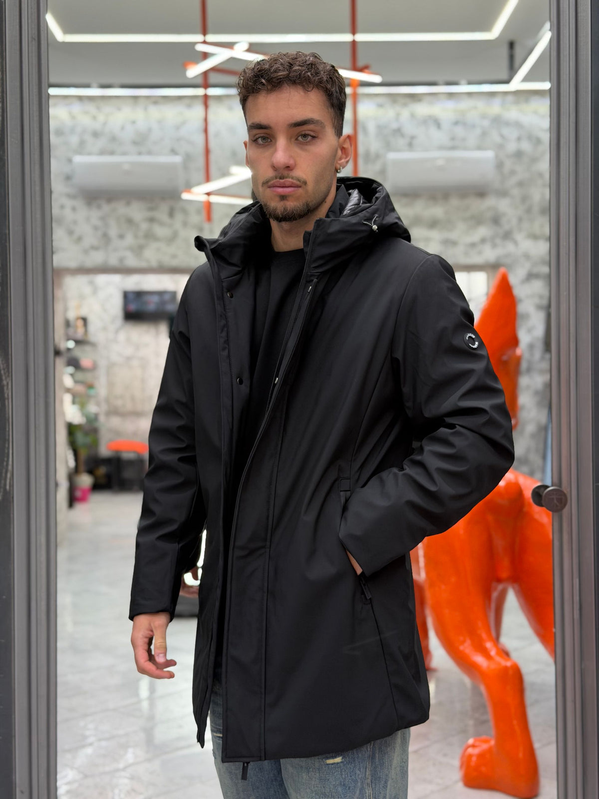 PARKA LUNGO CON CAPPUCCIO IN TESSUTO TECNICO WATERPROOF & WINDPROOF - REGULAR FIT MK24007-26.NER