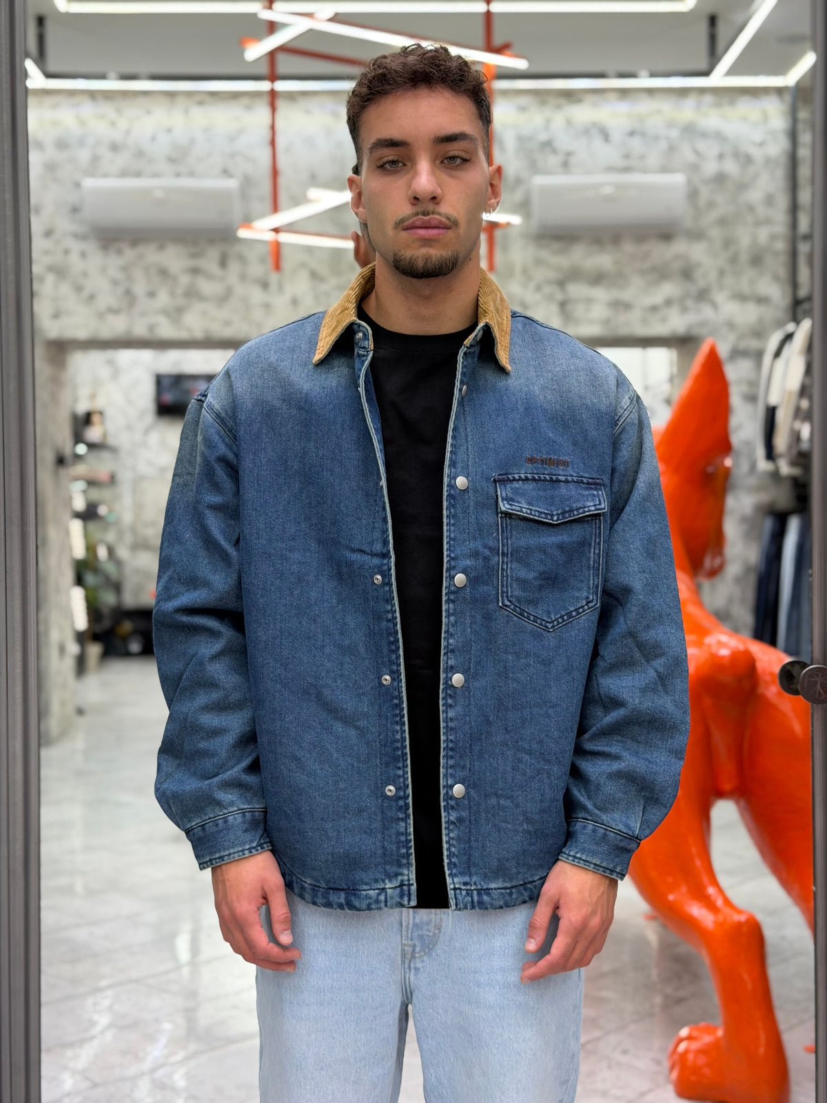 OVERJACKET IN DENIM CON TASCA A TOPPA LATO CUORE E COLLETTO VELLUTO IN CONTRASTO - RELAXED FIT GLW136G