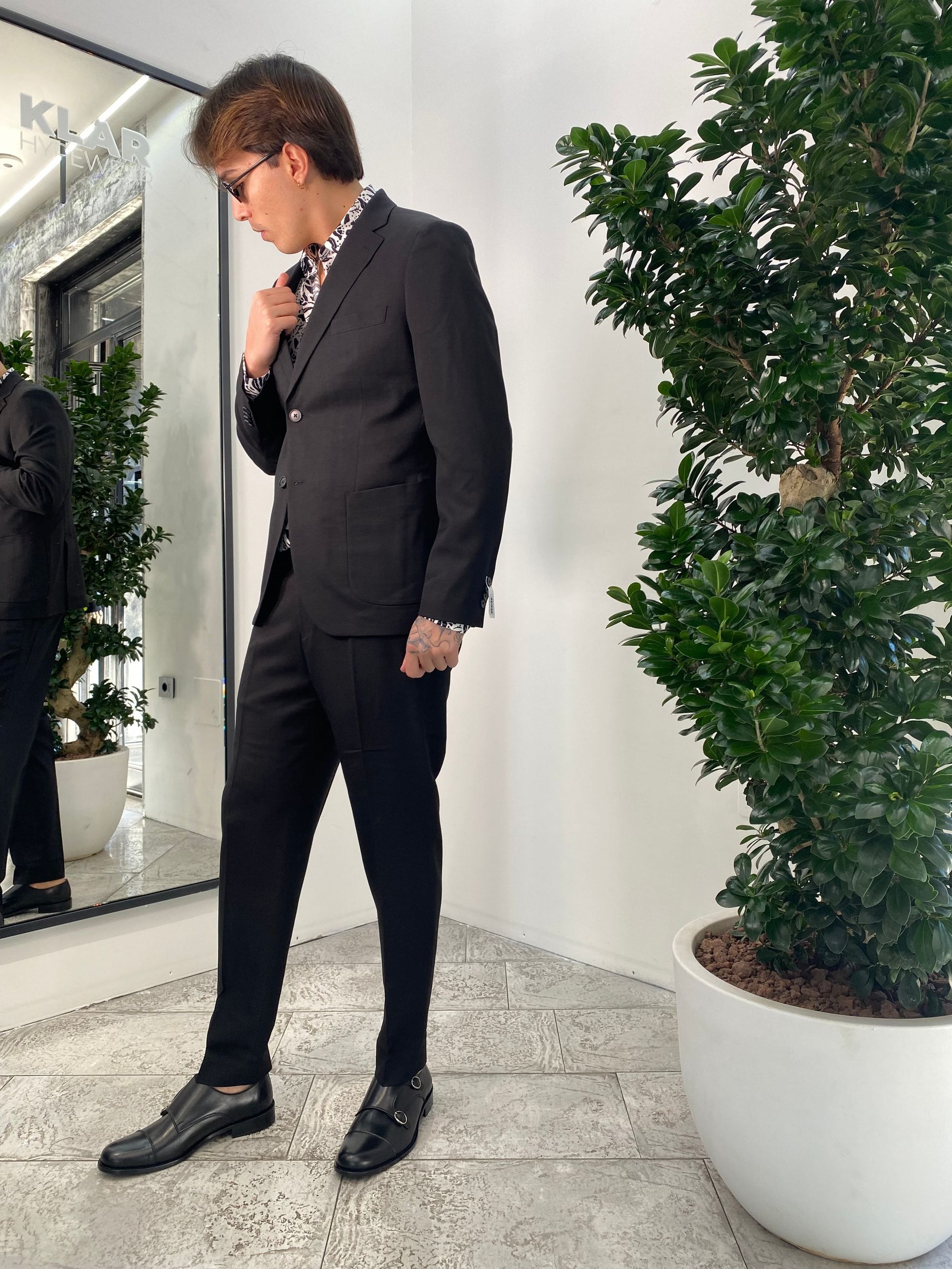 ABITO COMPLETO GIACCA MONOPETTO E PANTALONE IN TESSUTO EFFETTO FIAMMATO - REGULAR FIT ABE43SS.NER
