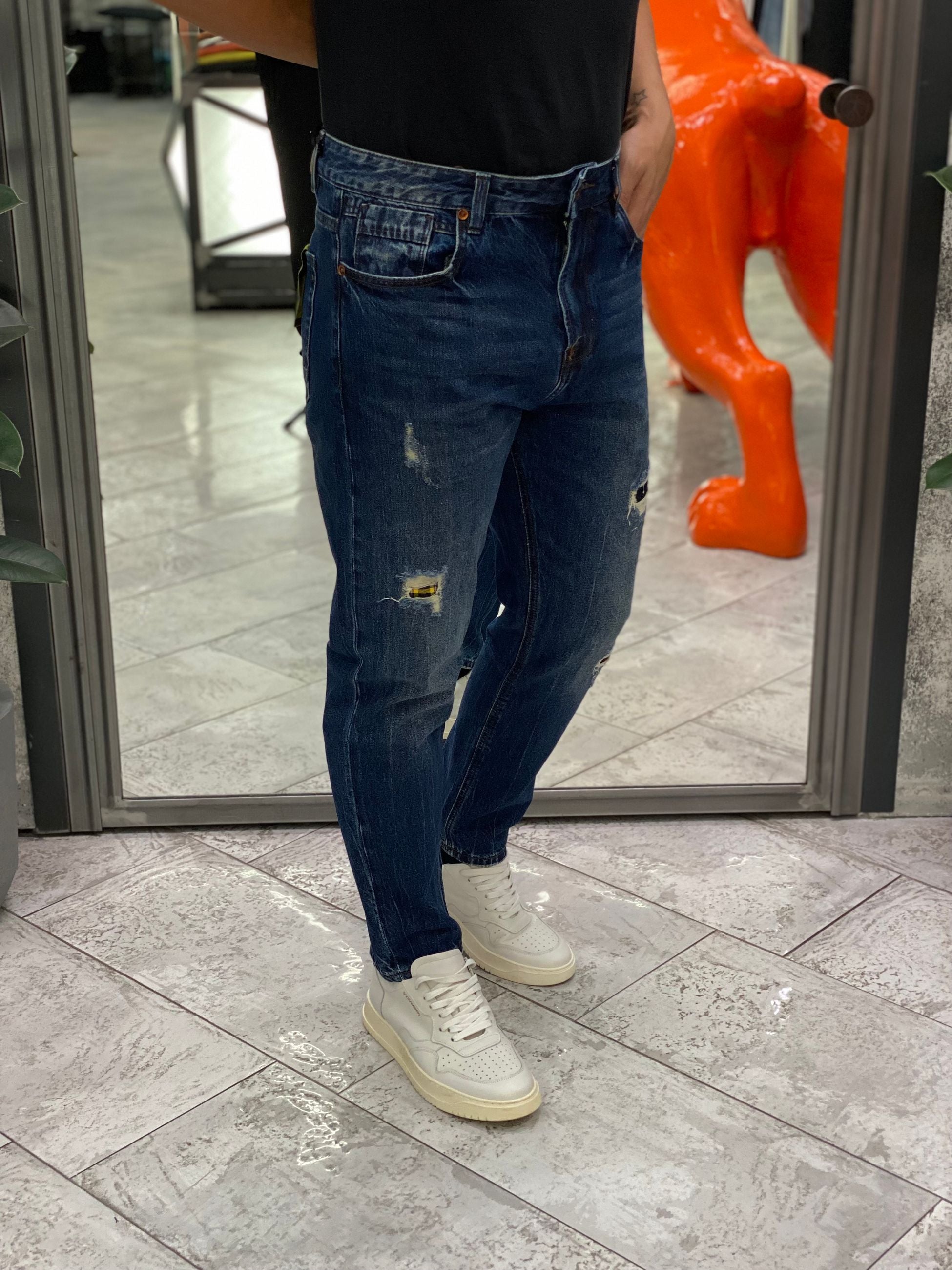 JEANS MIKE 5 TASCHE DARK WASH CON ABRASIONI - CARROT FIT GL6388Q