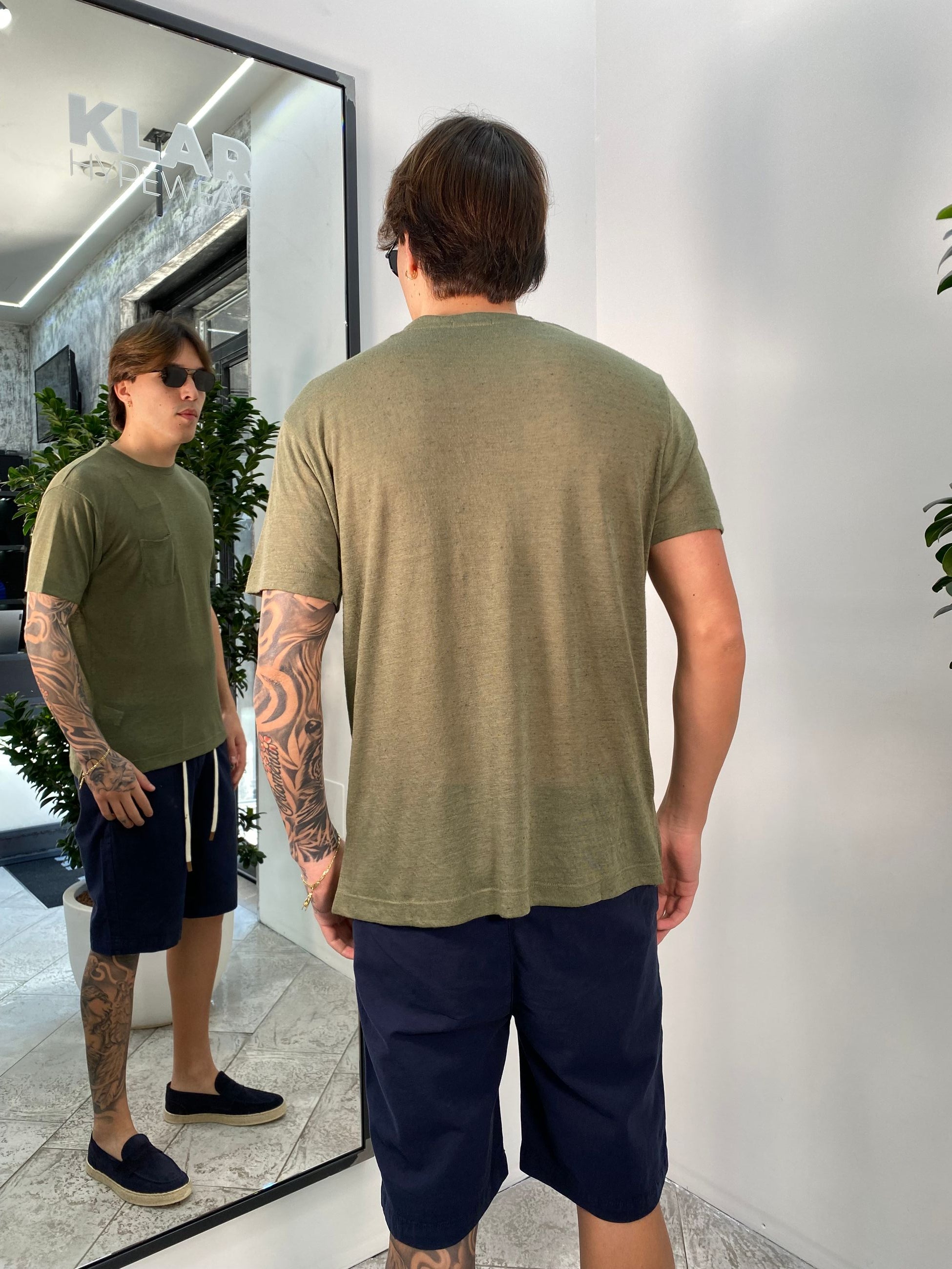 T-SHIRT IN MISTO LINO EFFETTO PUNTINATO CON TASCHINO - REGULAR FIT TE2956SS.VMIL