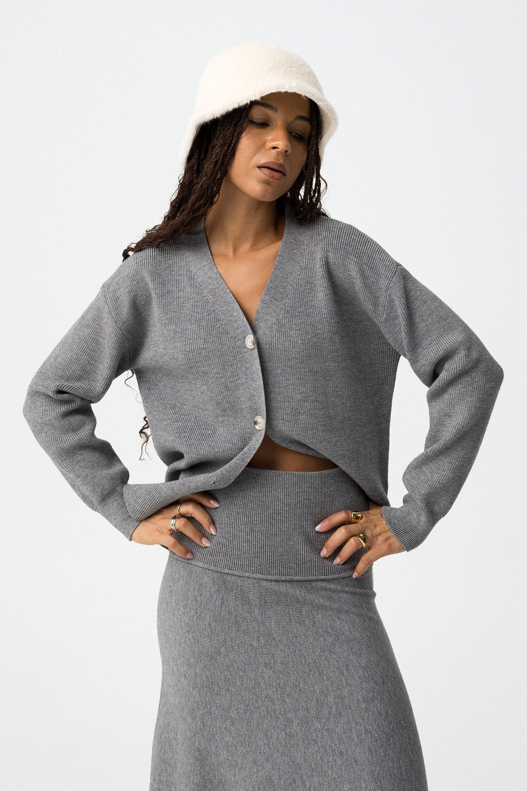 CARDIGAN MIX&MATCH_C DA COMPLETO CON APERTURA FRONTALE CON BOTTONI - REGULAR FIT 10062572.GRI