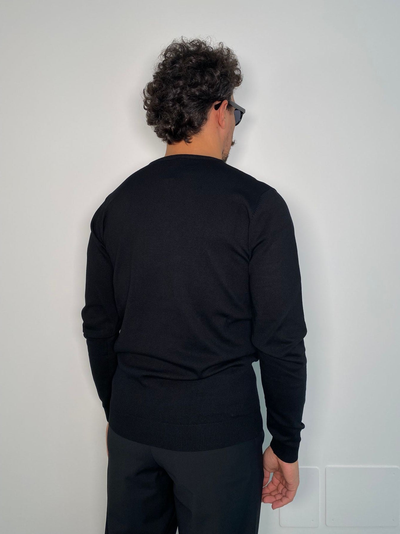 MAGLIA SCOLLO V BASIC IN MISTO VISCOSA - REGULAR FIT