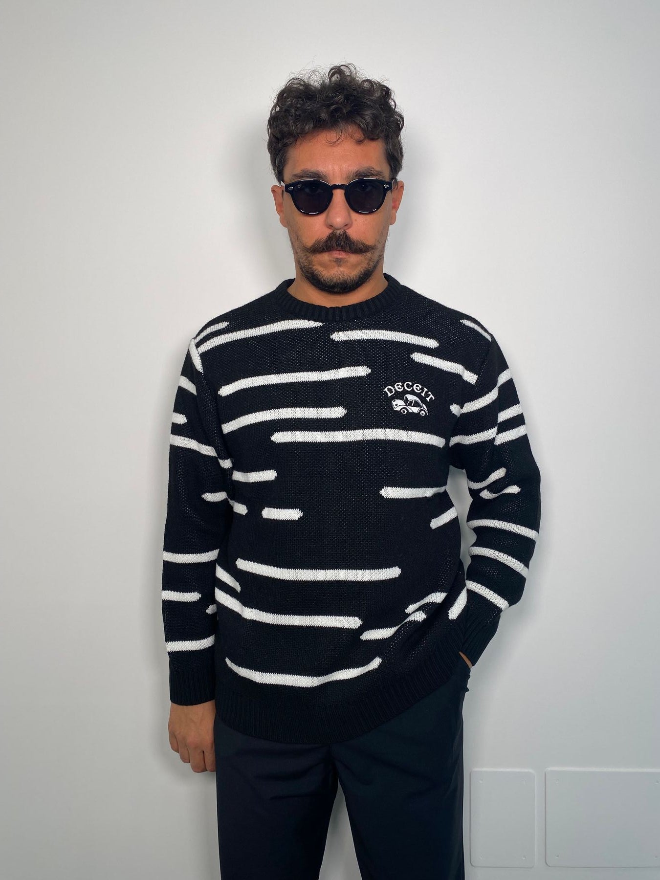 MAGLIA GIROCOLLO CON RICAMO MACCHINA LATO CUORE - REGULAR FIT