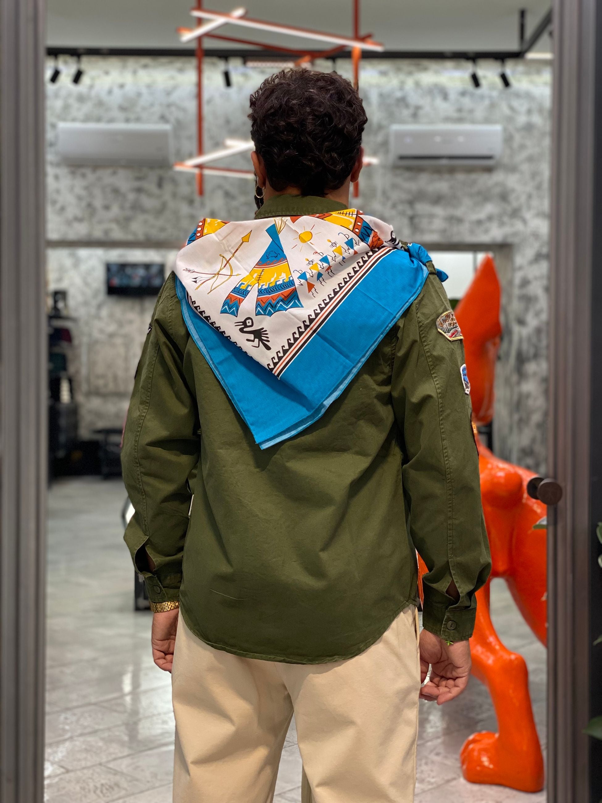 CAMICIA BOY SCOUT IN PURO COTONE CON COLLETTO CLASSICO, PATCH APPLICATE E FOULARD - REGULAR FIT M252258-6