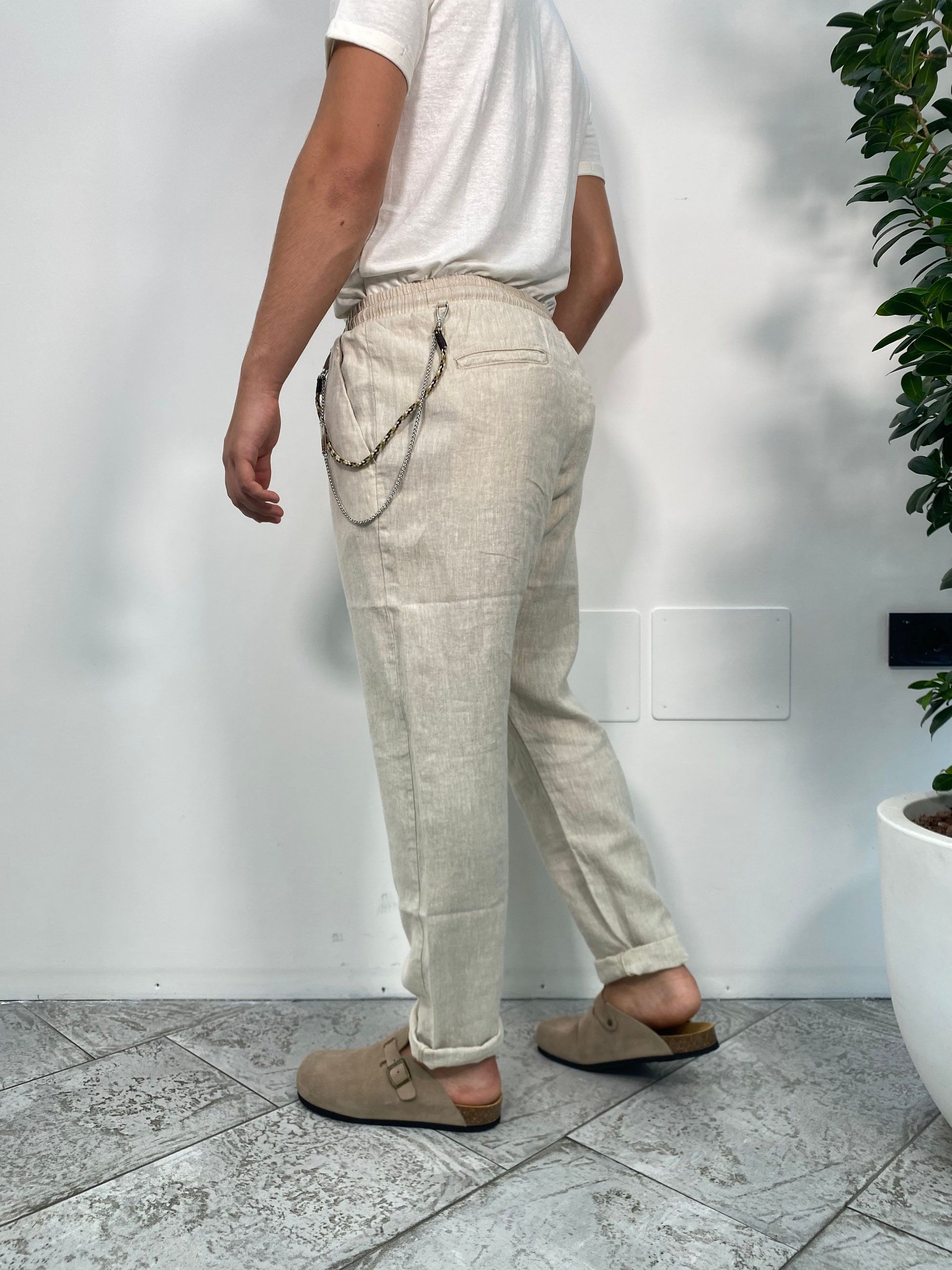 PANTALACCIO IN 100% LINO CON ACCESSORIO CATENA REMOVIBILE - REGULAR FIT FJ3270-S25.SAND