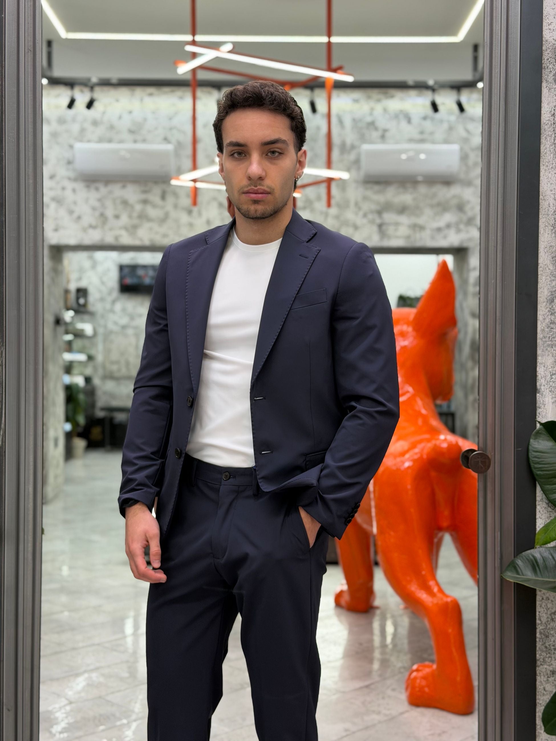 ABITO COMPLETO IN TESSUTO TECNICO NO STIRO CON GIACCA MONOPETTO E PANTALONE REGULAR FIT 26S01AB.BLU