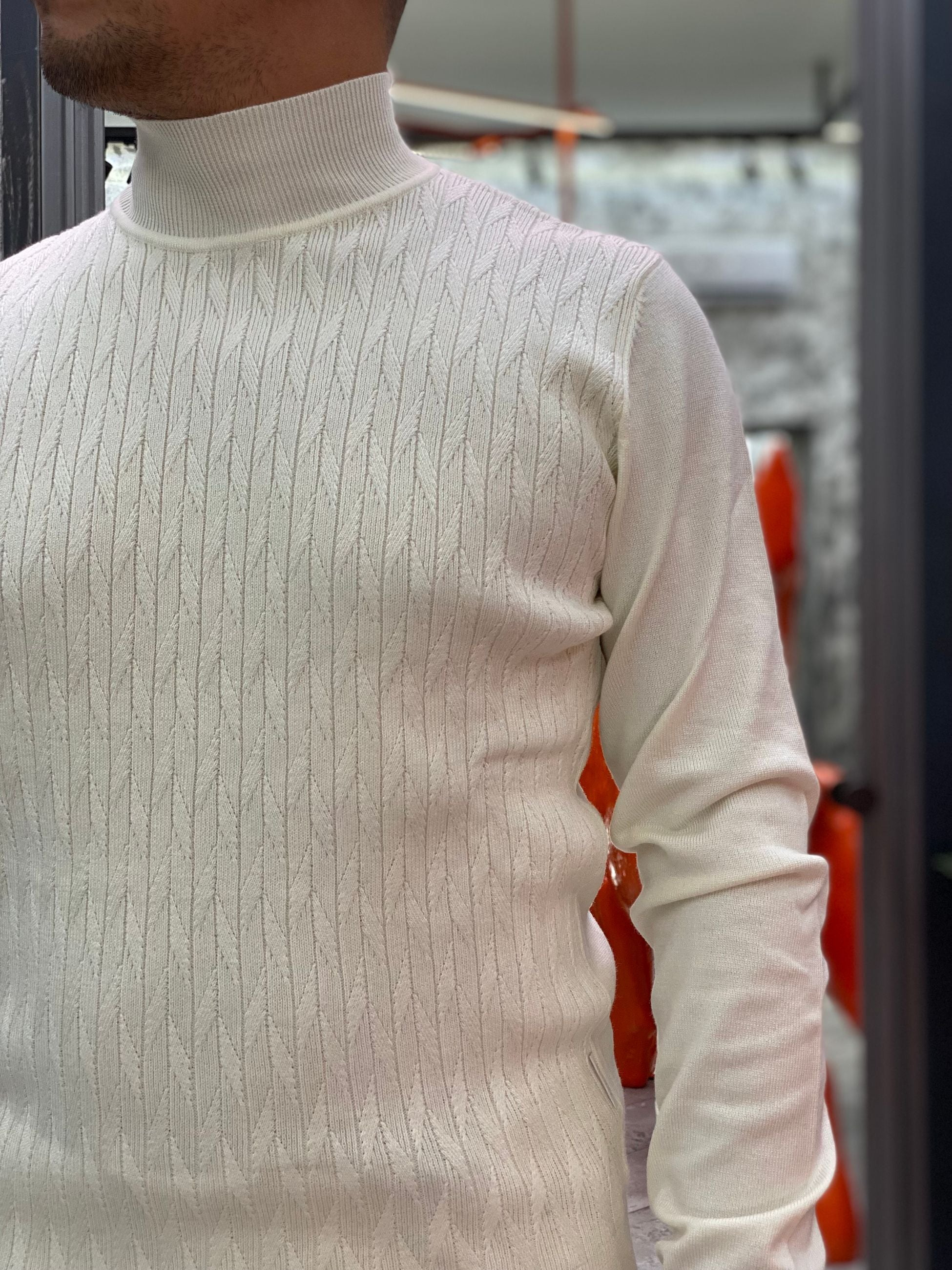 MAGLIA LUPETTO IN MORBIDA VISCOSA CON TRAMA ZIG ZAG - REGULAR FIT MI3085SS.OFFW