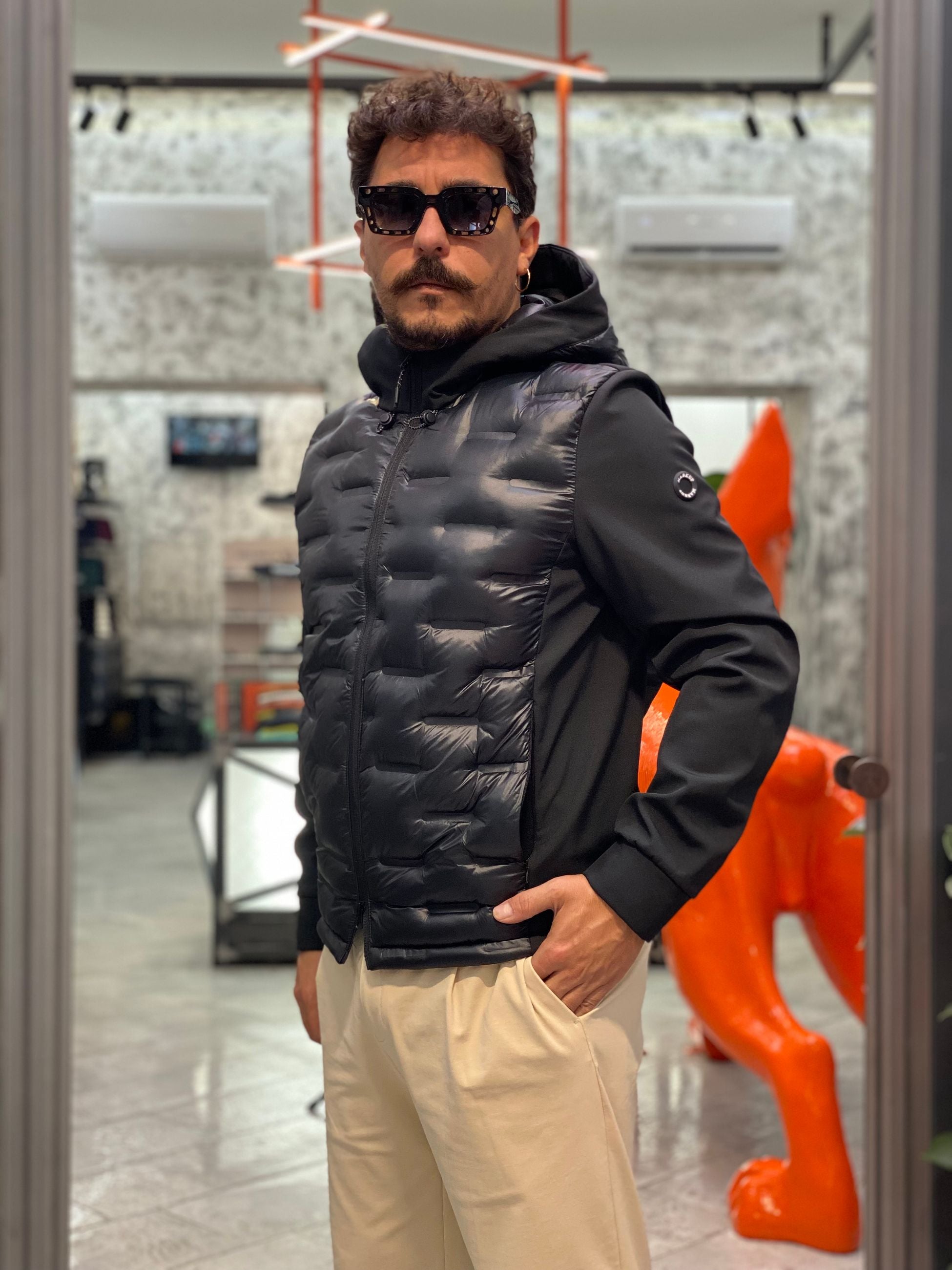GIUBBINO NYLON CON CAPPUCCIO TRAPUNTATO IN TESSUTO SOFTSHELL STRETCH - REGULAR FIT MK9940015.NER