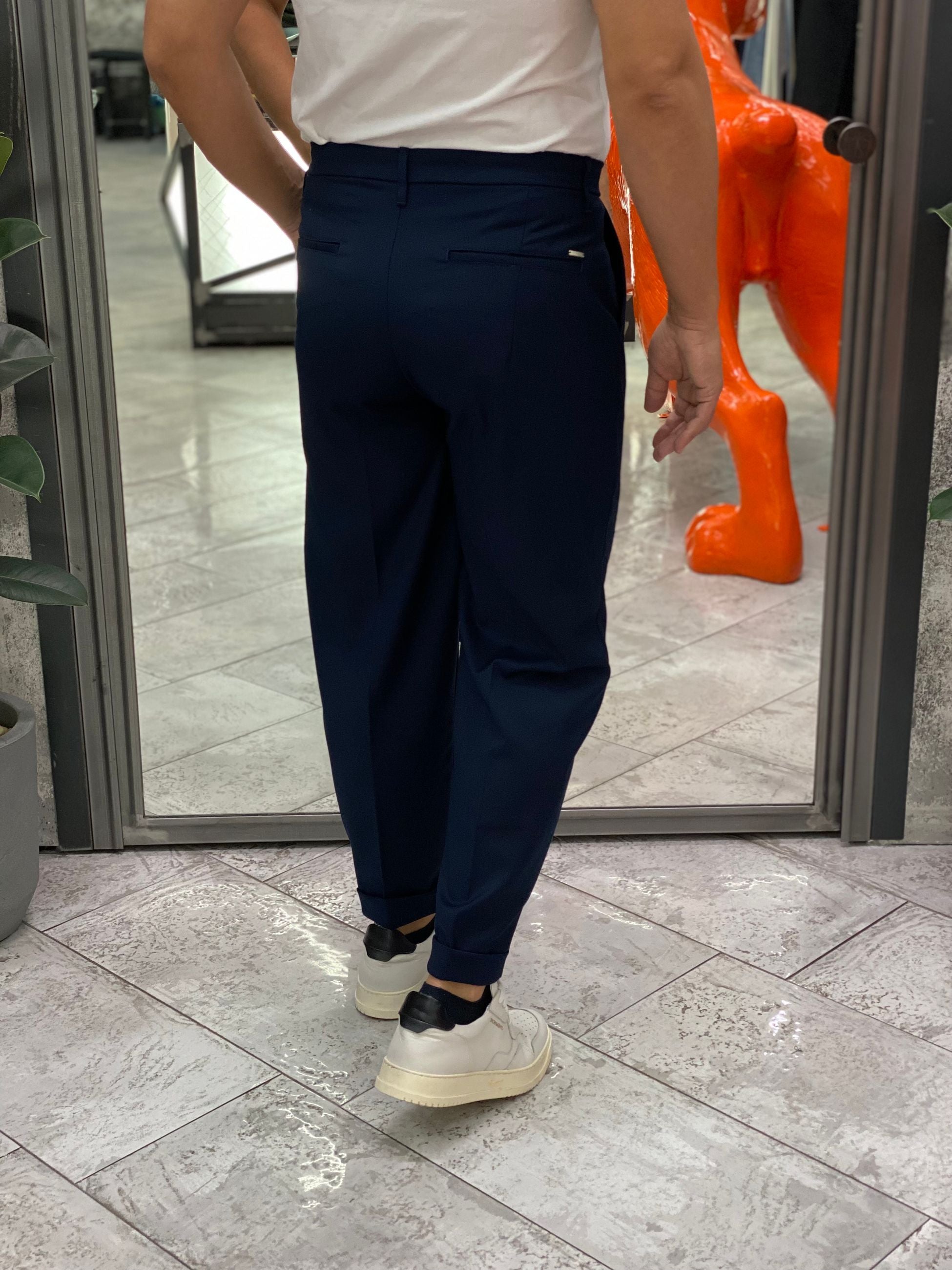PANTALONE DA COMPLETO IN TESSUTO ELEGANTE CON PINCE E RISVOLTO - REGULAR FIT GN21792.BLU