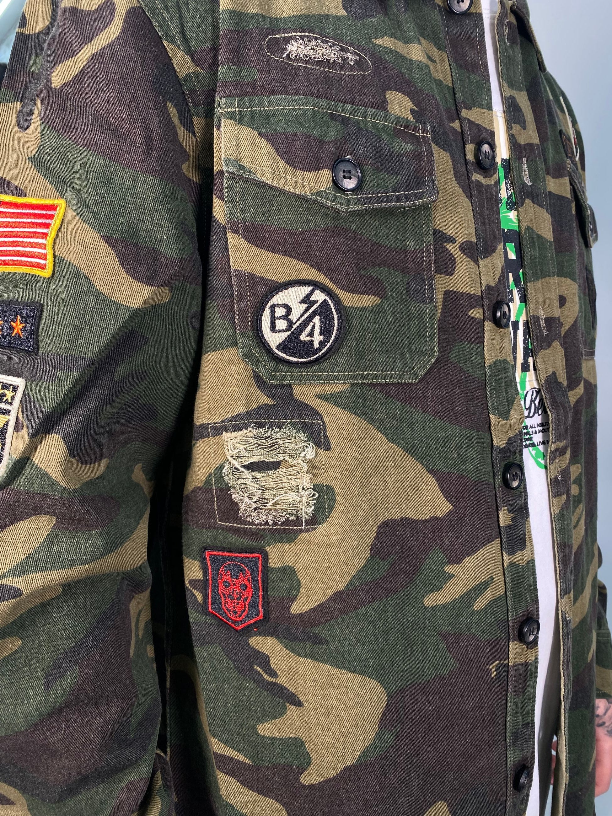 OVERSHIRT MILITARE CON PATCH E ABRASIONI GL333R