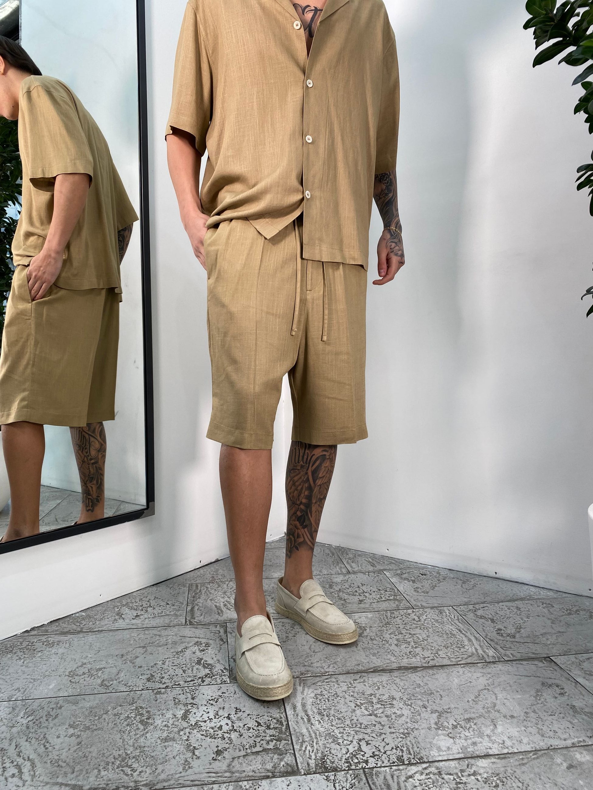 BERMUDA CON ELASTICO IN MISTO LINO EFFETTO FIAMMATO - RELAXED FIT BE3247.BEI