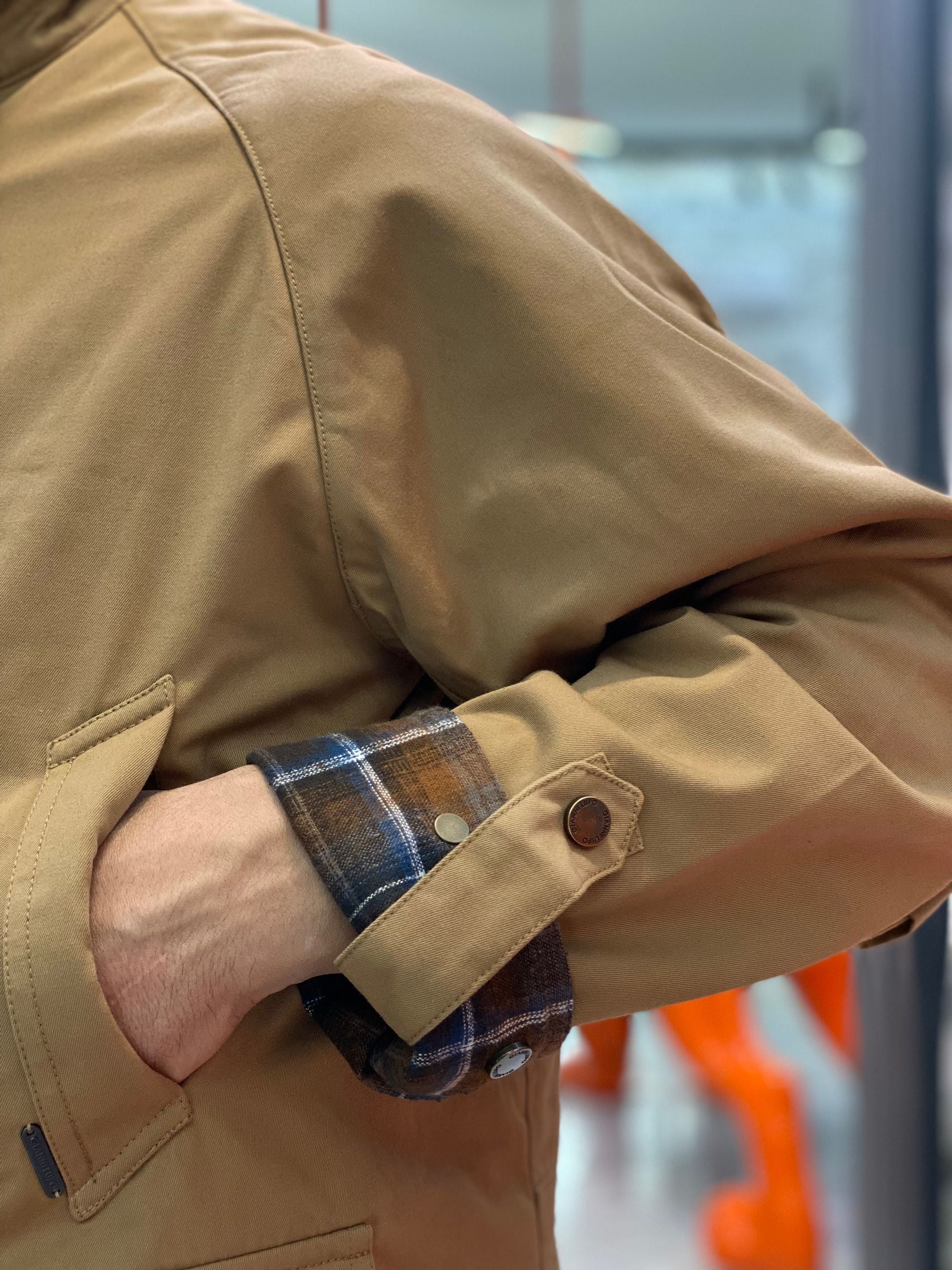 GIUBBINO MODELLO BARBOUR CON COLLETTO IN VELLUTO E TASCHE A TOPPA - COMFORT FIT GL5205BD.TAB