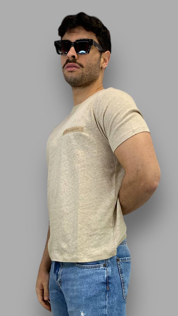 T-SHIRT IN 100% LINO CON FINTO TASCHINO IN CORDA - REGULAR FIT