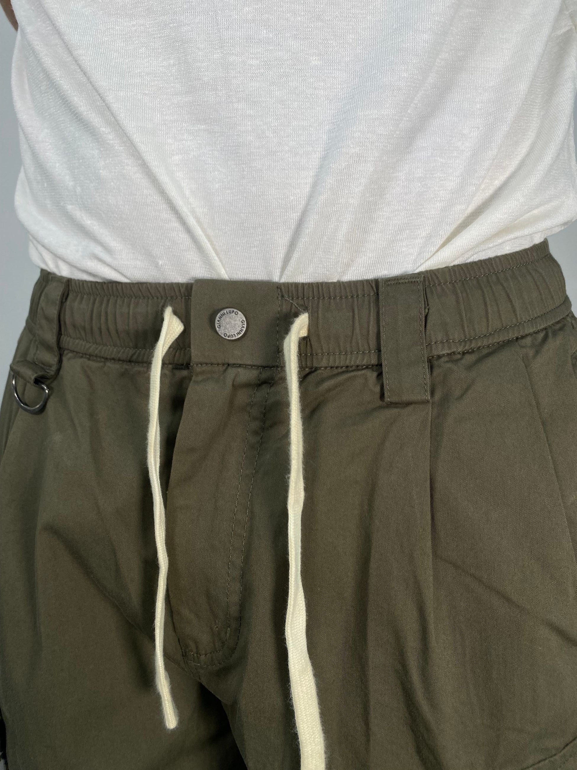 BERMUDA CARGO CON LACCIO E TASCONI - OVER FIT GLW033G-S25.MIL