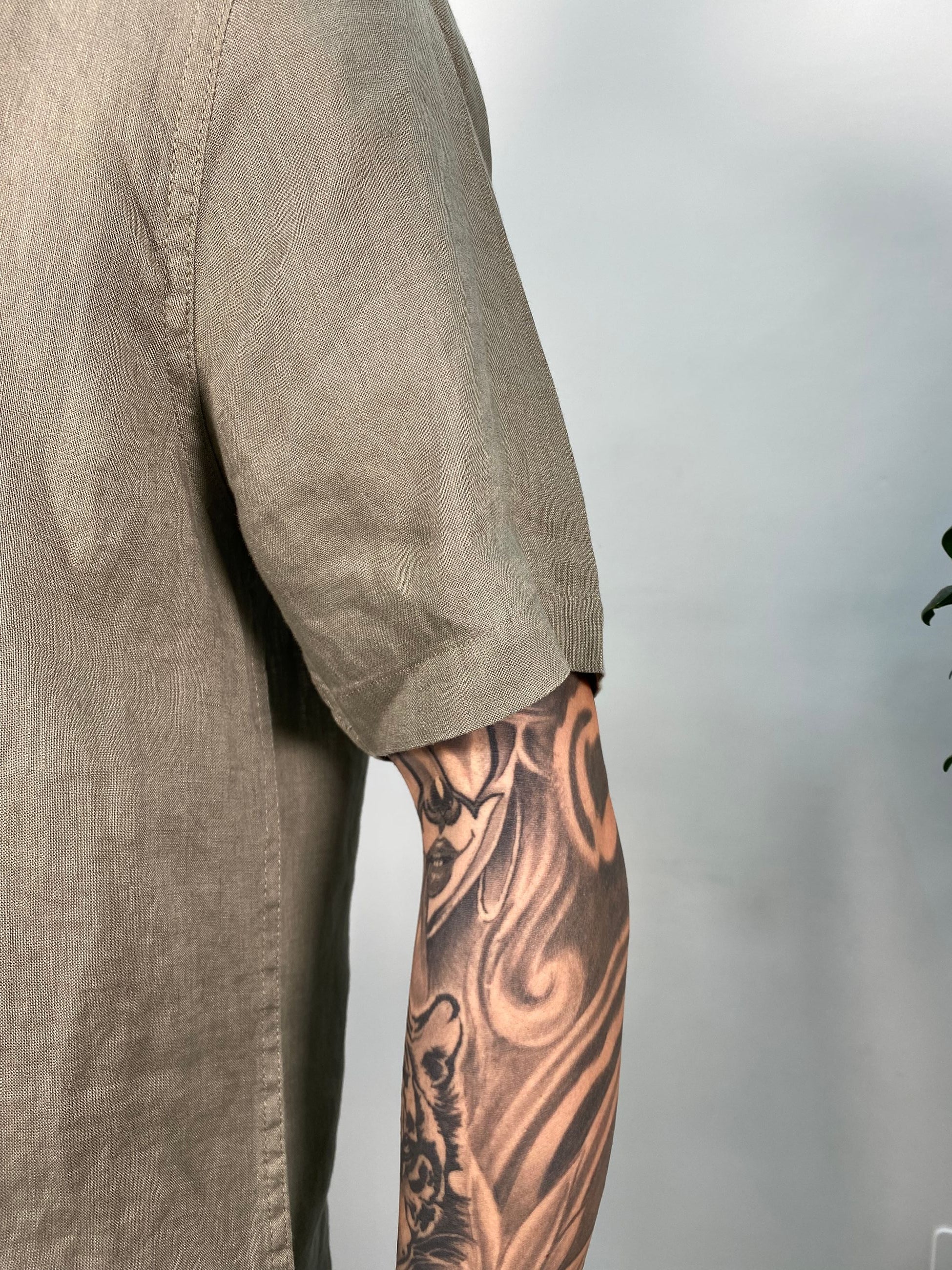 CAMICIA MEZZA MANICA IN 100% LINO FIAMMATO - REGULAR FIT CE988SS.MUS