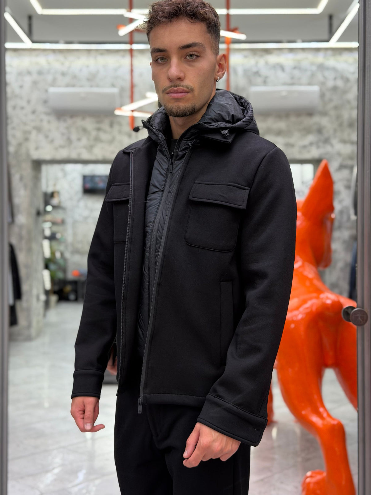 OVERSHIRT IN MAGLIA INTERLOCK SUPER STRETCH CON PETTORINA E CAPPUCCIO STACCABILE - REGULAR FIT MK2920017.NER