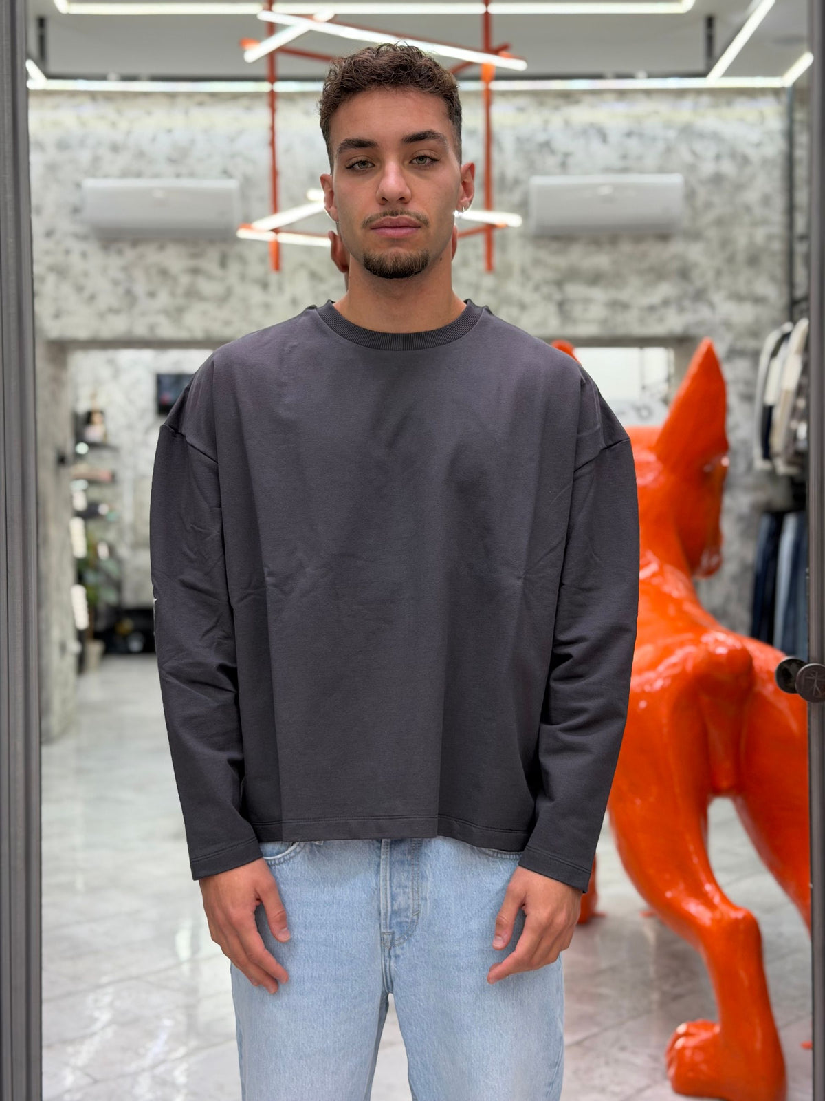 MAGLIA LONG SLEEVE IN FELPA LEGGERA CON RICAMI SULLE BRACCIA - BIG OVERCROP FIT FL004.PIO