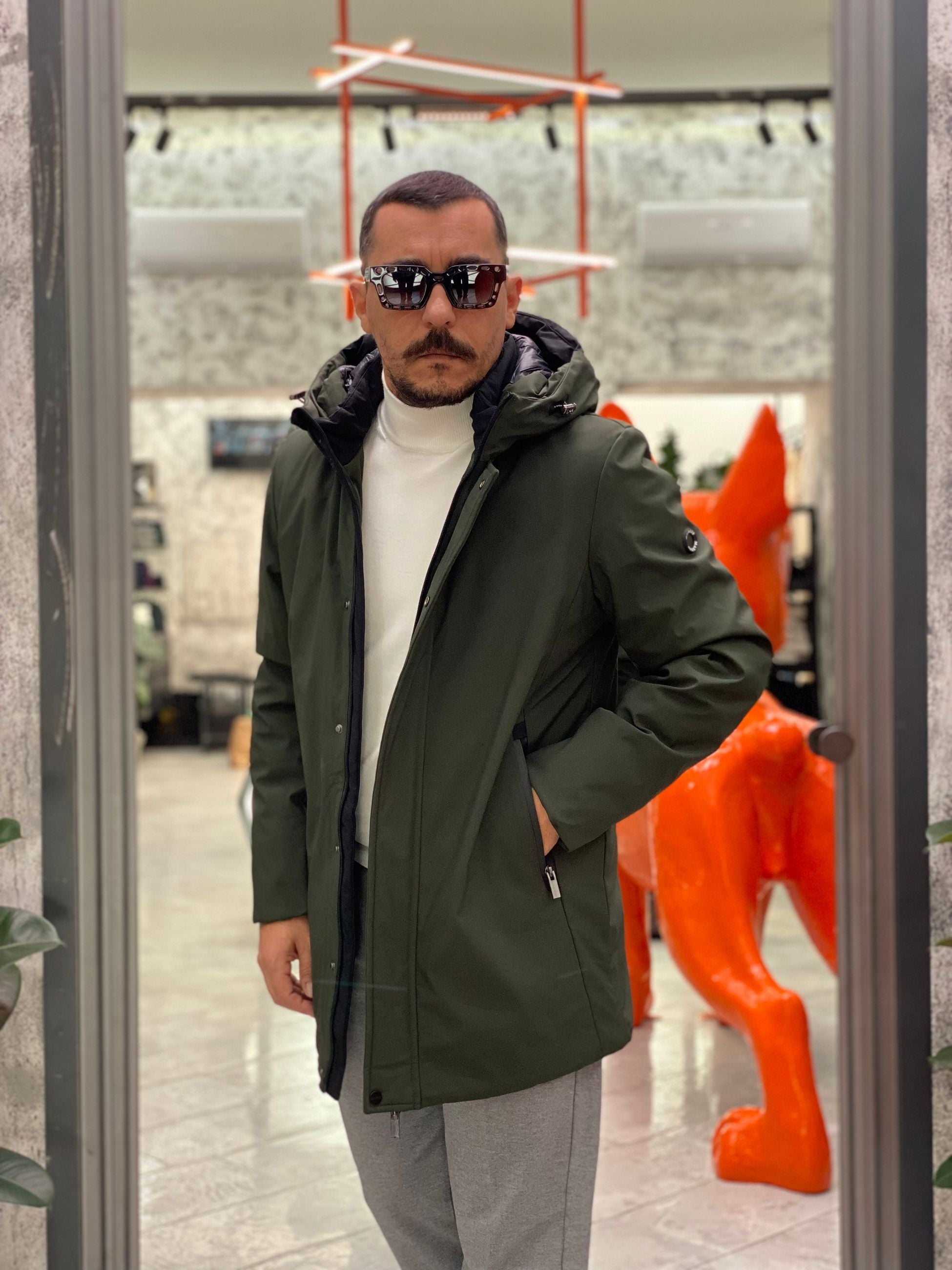 PARKA LUNGO CON CAPPUCCIO IN TESSUTO TECNICO WATERPROOF & WINDPROOF - REGULAR FIT MK24007-F25.VMIL