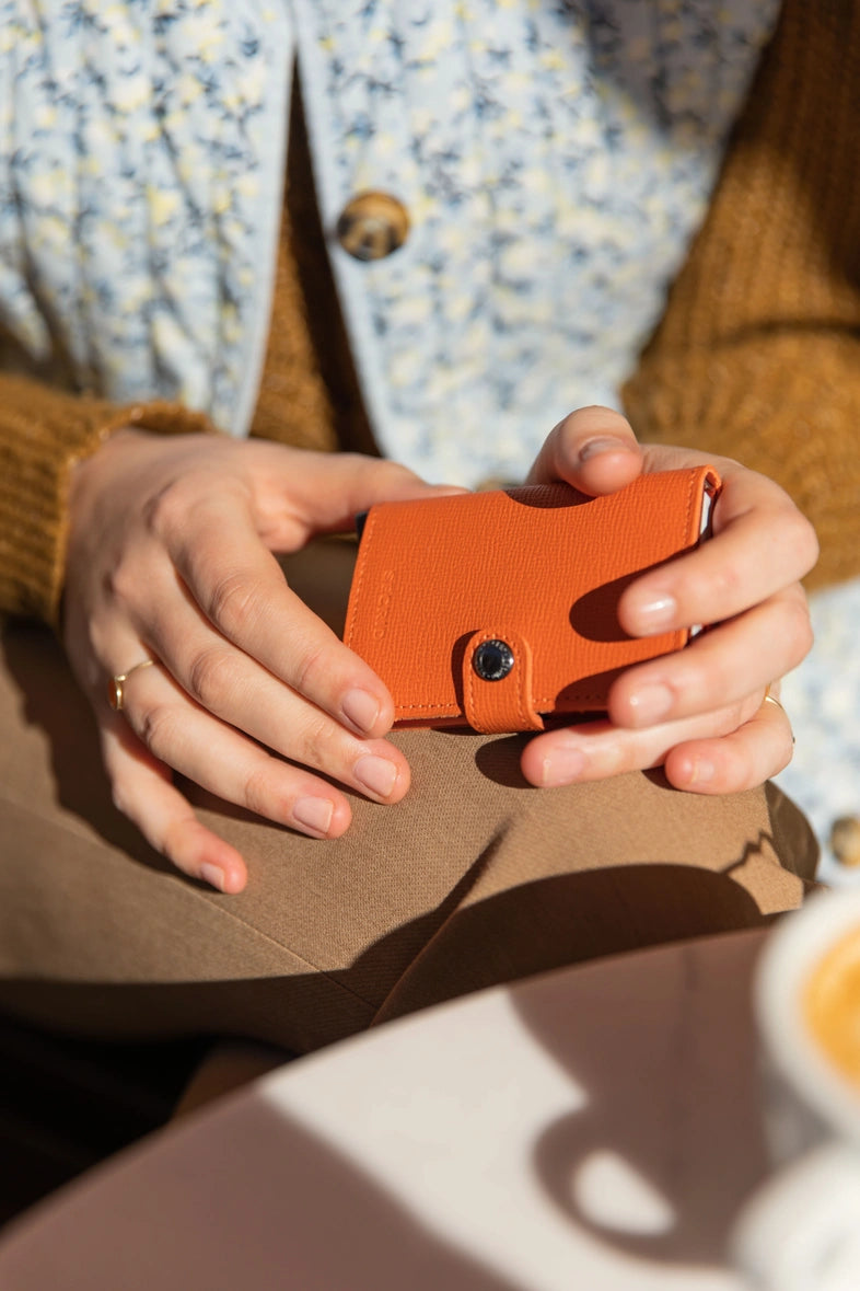 MINIWALLET PORTA CARTE E BANCONOTE IN PELLE STILE SAFFIANO MC-PUMPKIN