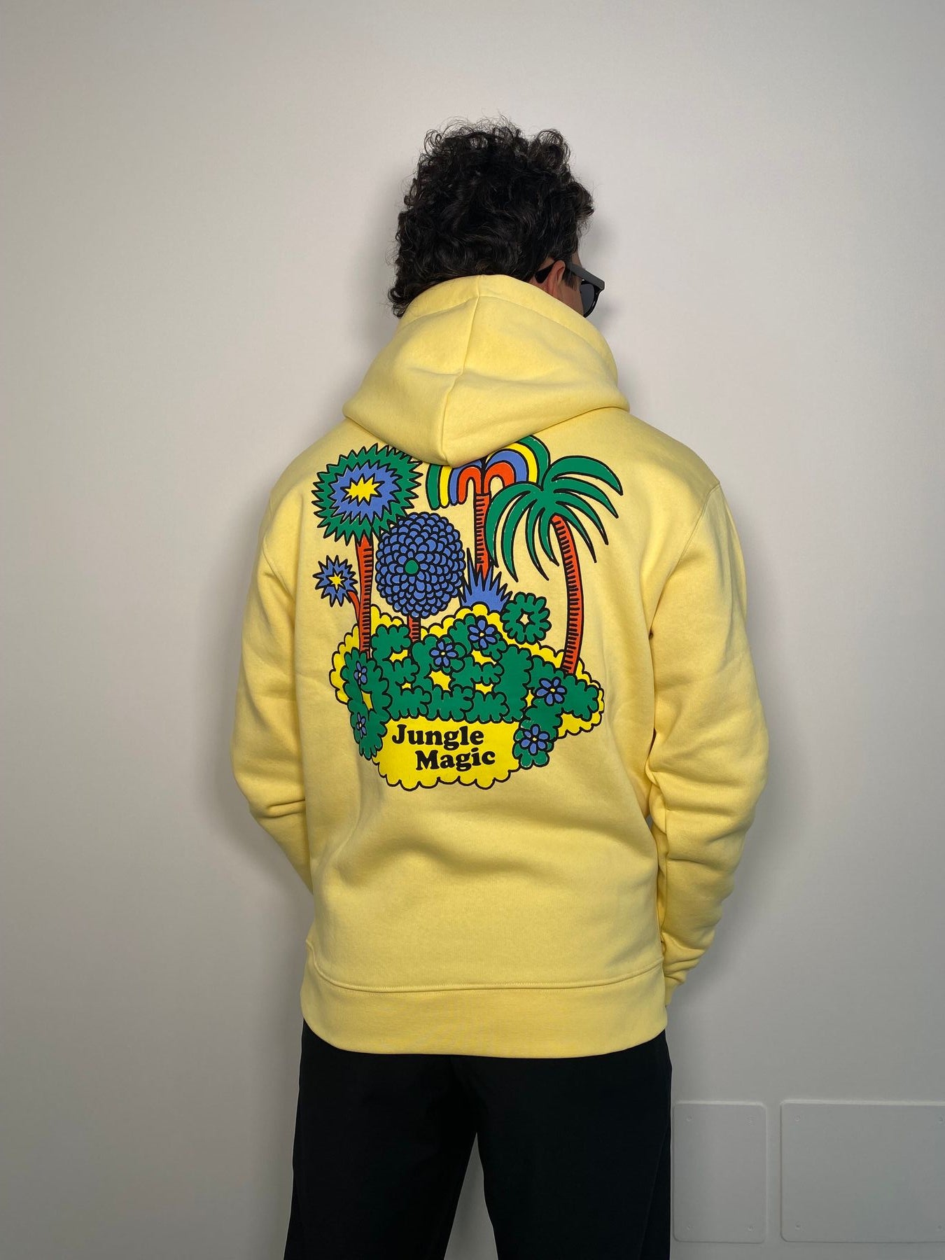 FELPA CAPPUCCIO CON STAMPA SUL RETRO "JUNGLE MAGIC" - REGULAR FIT