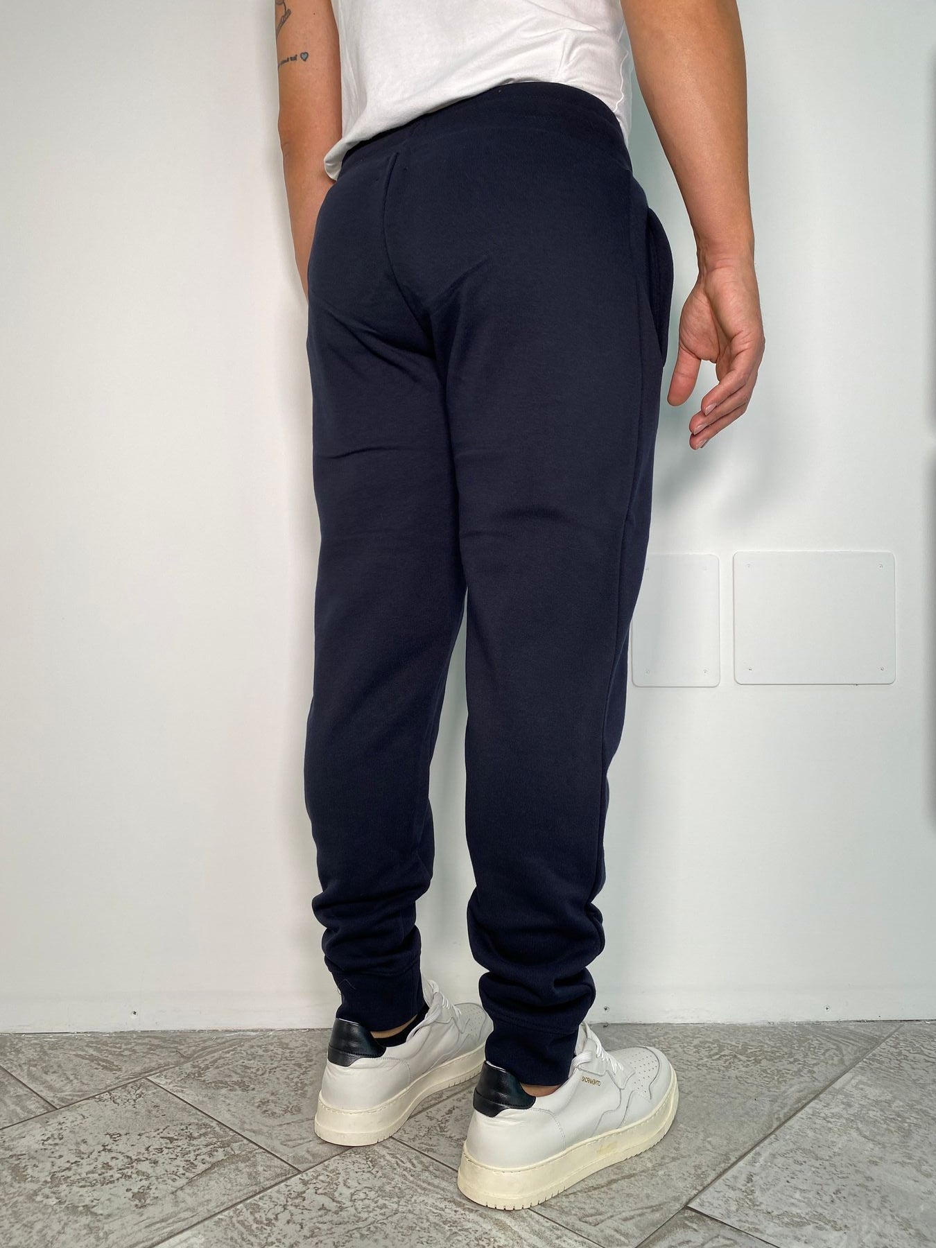 PANTALONE IN FELPA DA COMPLETO CON PATCH GOMMATO - REGULAR FIT