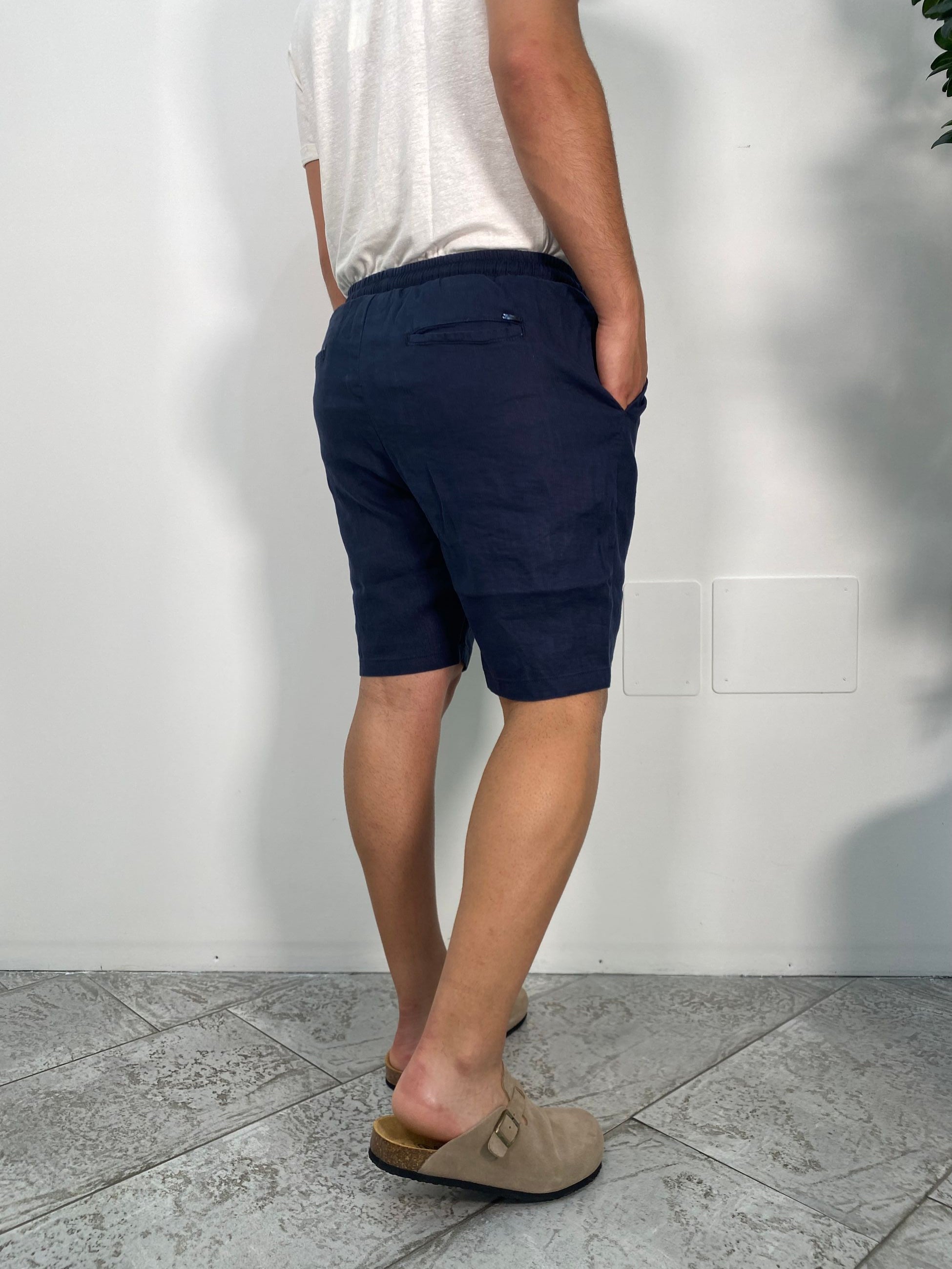 BERMUDA IN 100% LINO CON LACCIO E ACCESSORIO CATENA REMOVIBILE - REGULAR FIT FJ3269-S25.BLU