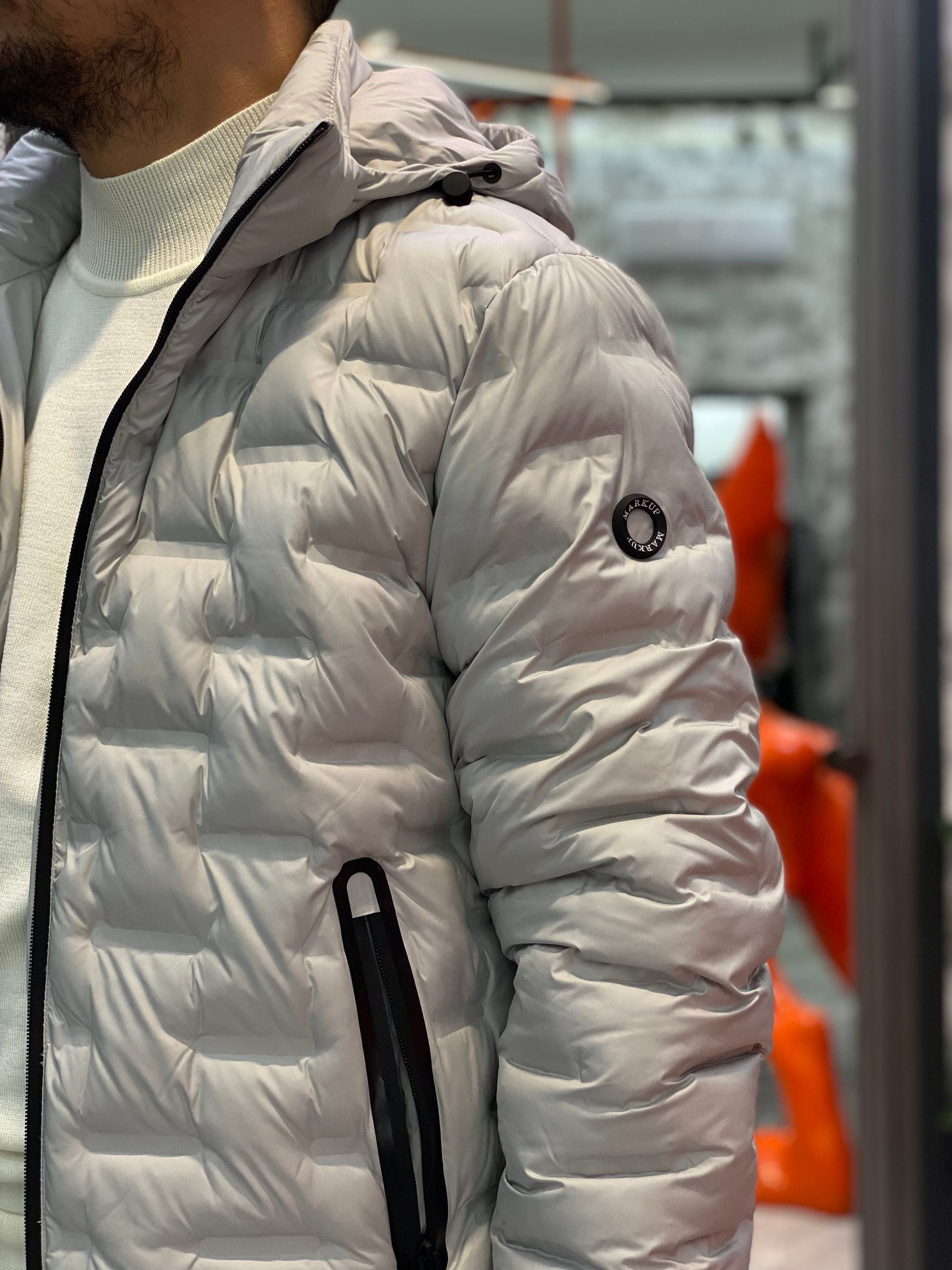 GIUBBINO TRAPUNTATO IN MICROFIBRA CON CAPPUCCIO REMOVIBILE. WATERPROOF / THERMAL INSULATOR / WINDPROOF - REGULAR FIT MK9940024.GRI