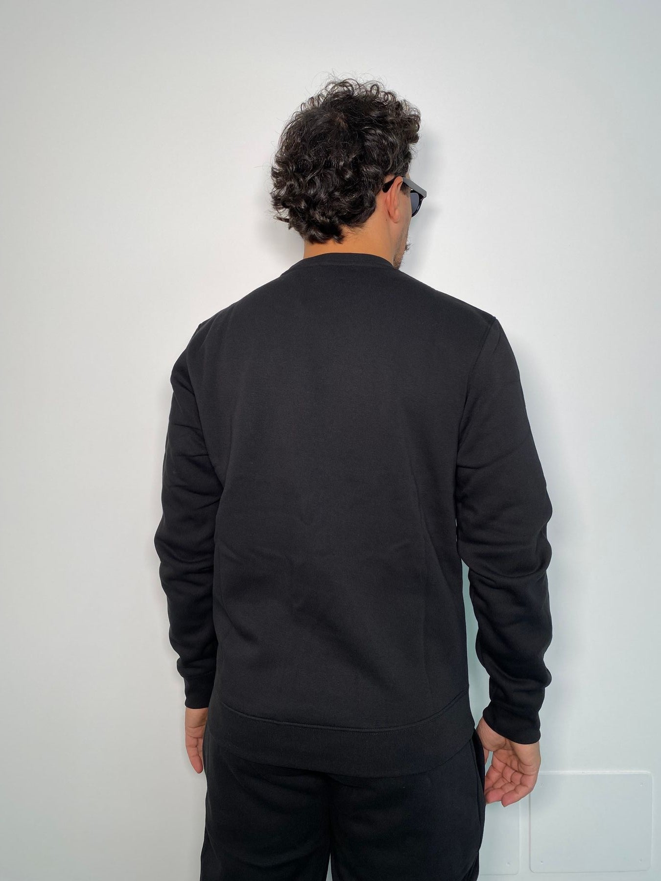 FELPA GIROCOLLO BASIC DA COMPLETO CON PATCH GOMMATO - REGULAR FIT