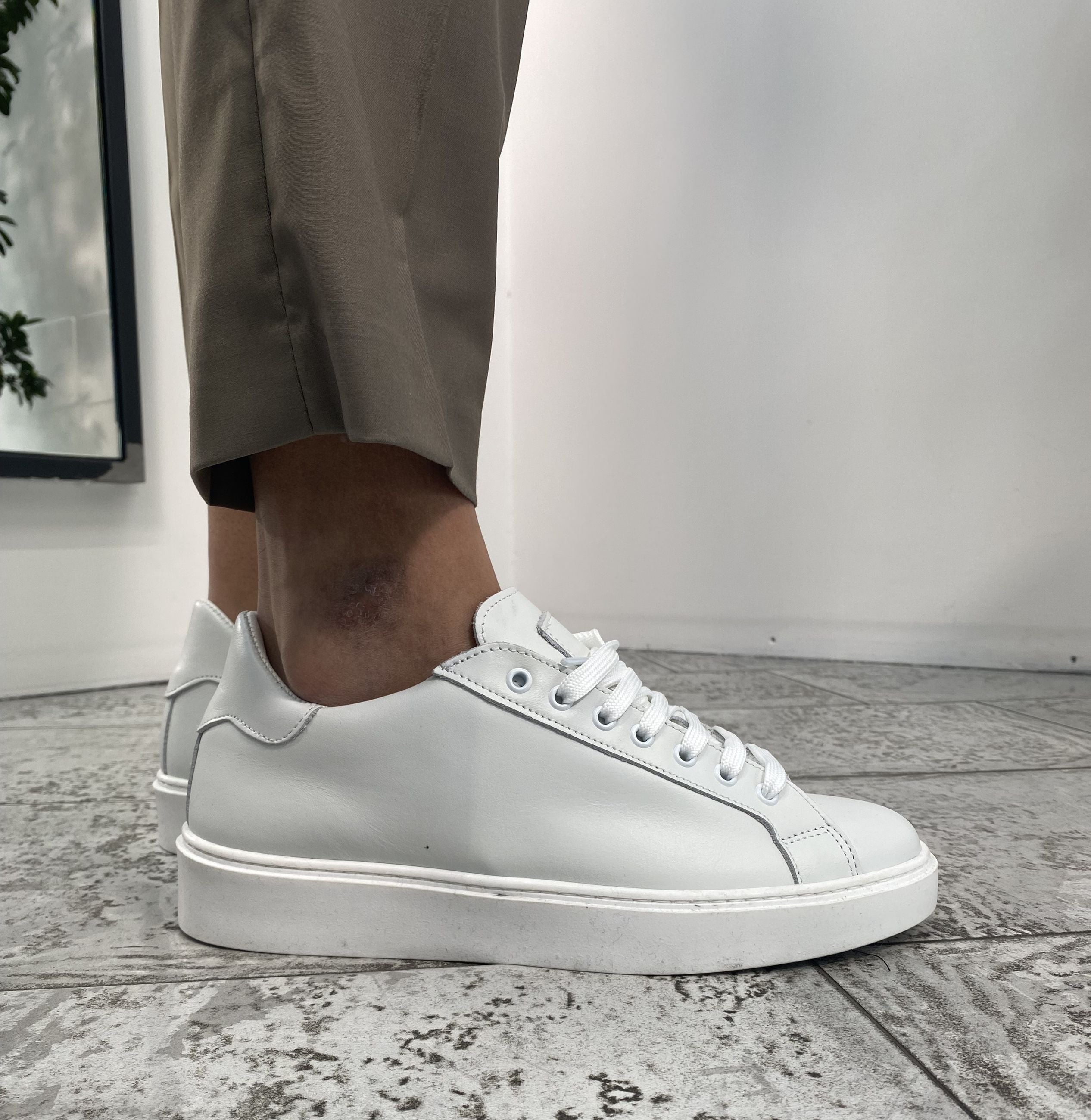 SNEAKERS IN PELLE ART9