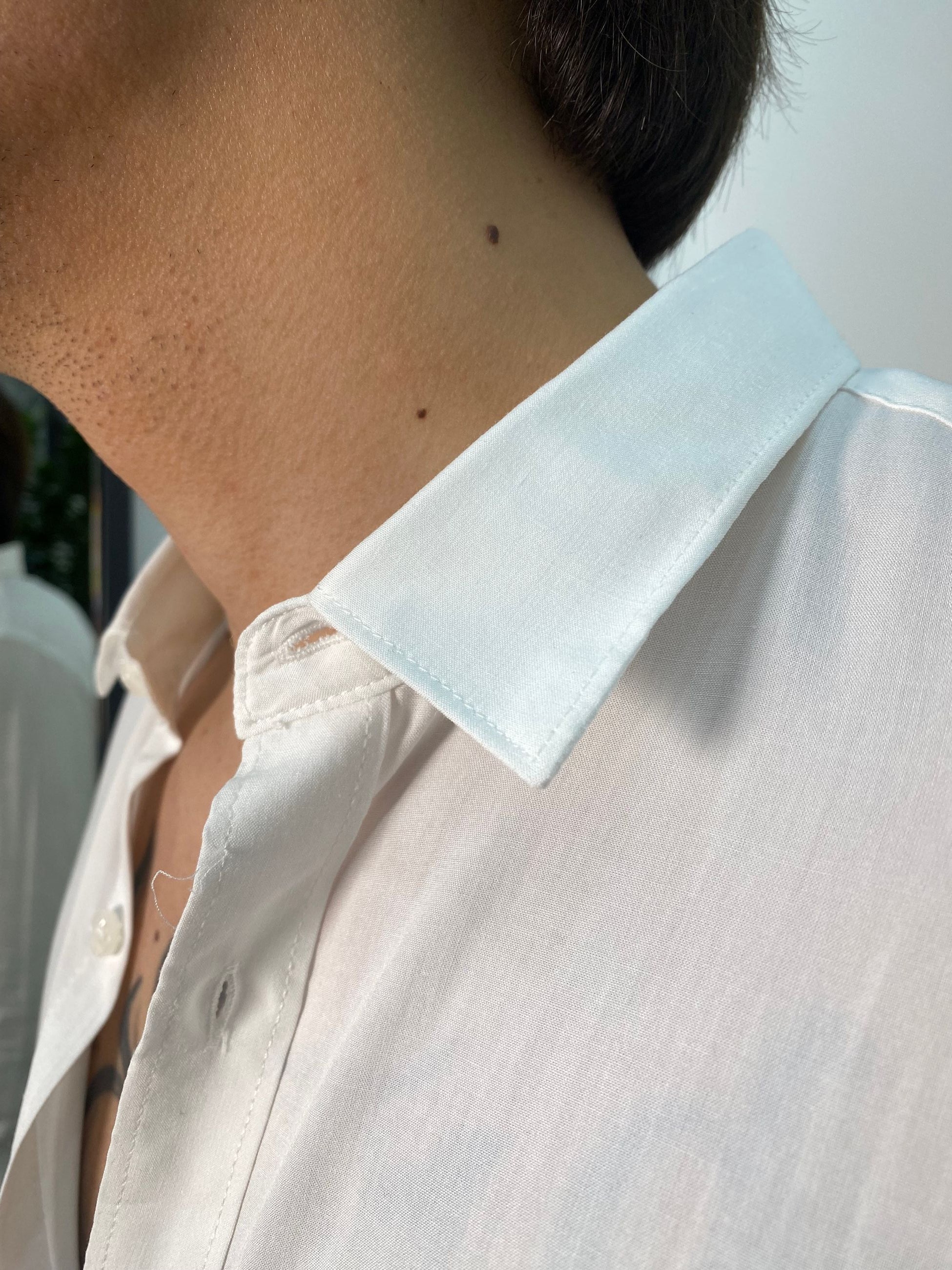 CAMICIA BASIC COLLO PICCOLO IN MORBIDA E LEGGERA VISCOSA - REGULAR FIT GL7677S-S25.BIA
