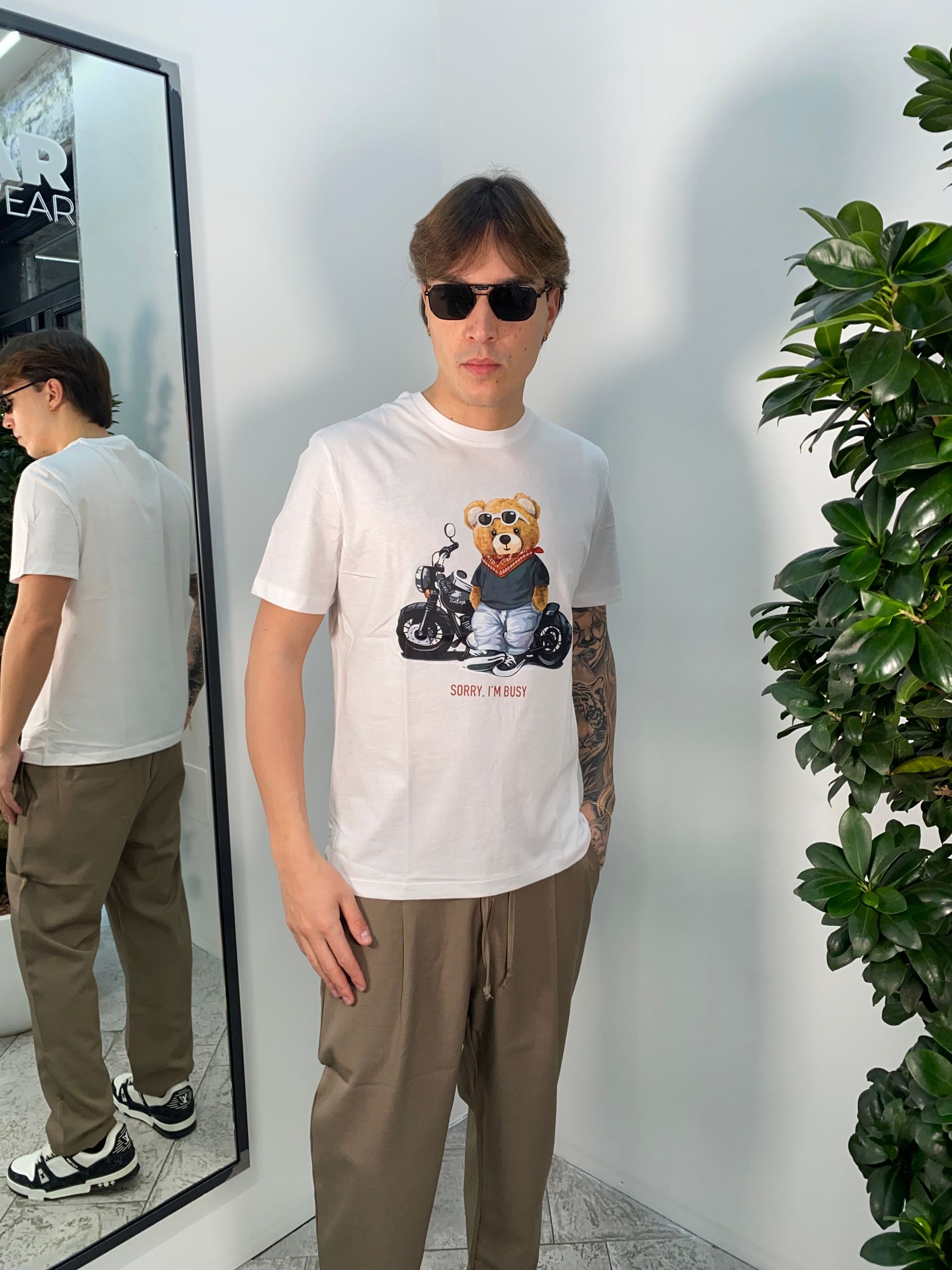T-SHIRT IN 100% COTONE PREMIUM CON STAMPA TEDDY "SORRY, I'M BUSY" - REGULAR FIT 25S18TG