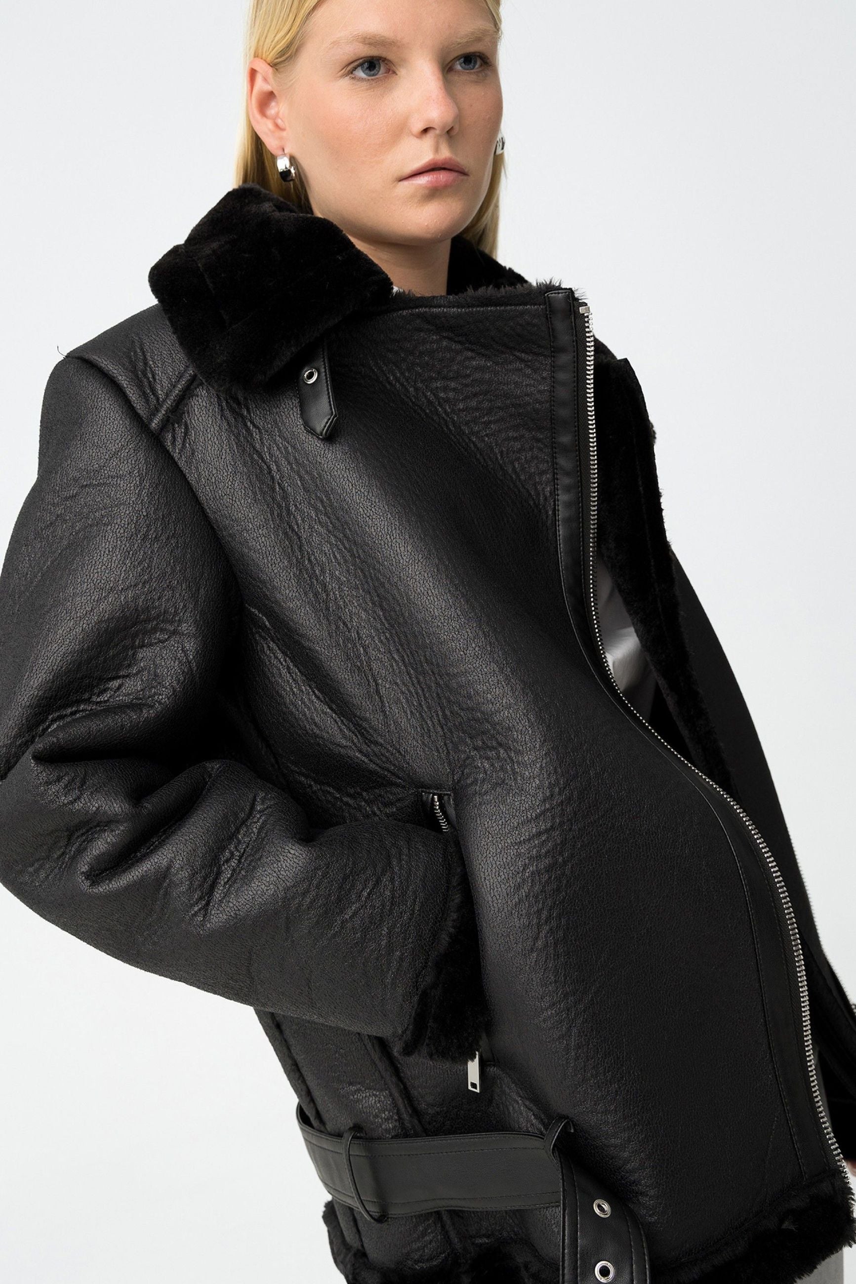 ECOMONTONE GILAO_2 MODELLO CHIODO CON TASCHE ZIP E CINTURA AL FONDO - COMFORT FIT 10062008.NER