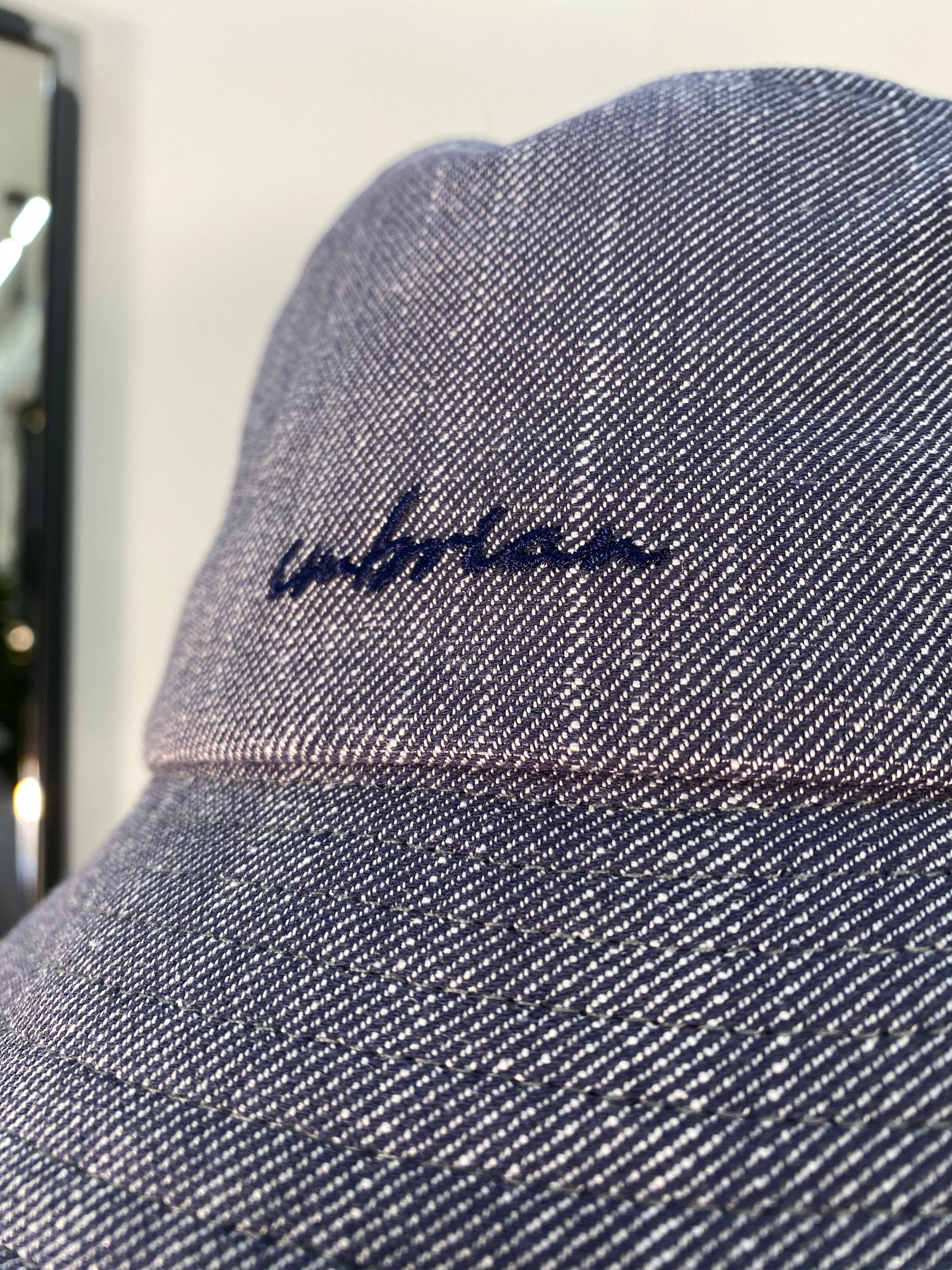 CAPPELLO BUCKET CON LACCIO EFFETTO DENIM CAP3377
