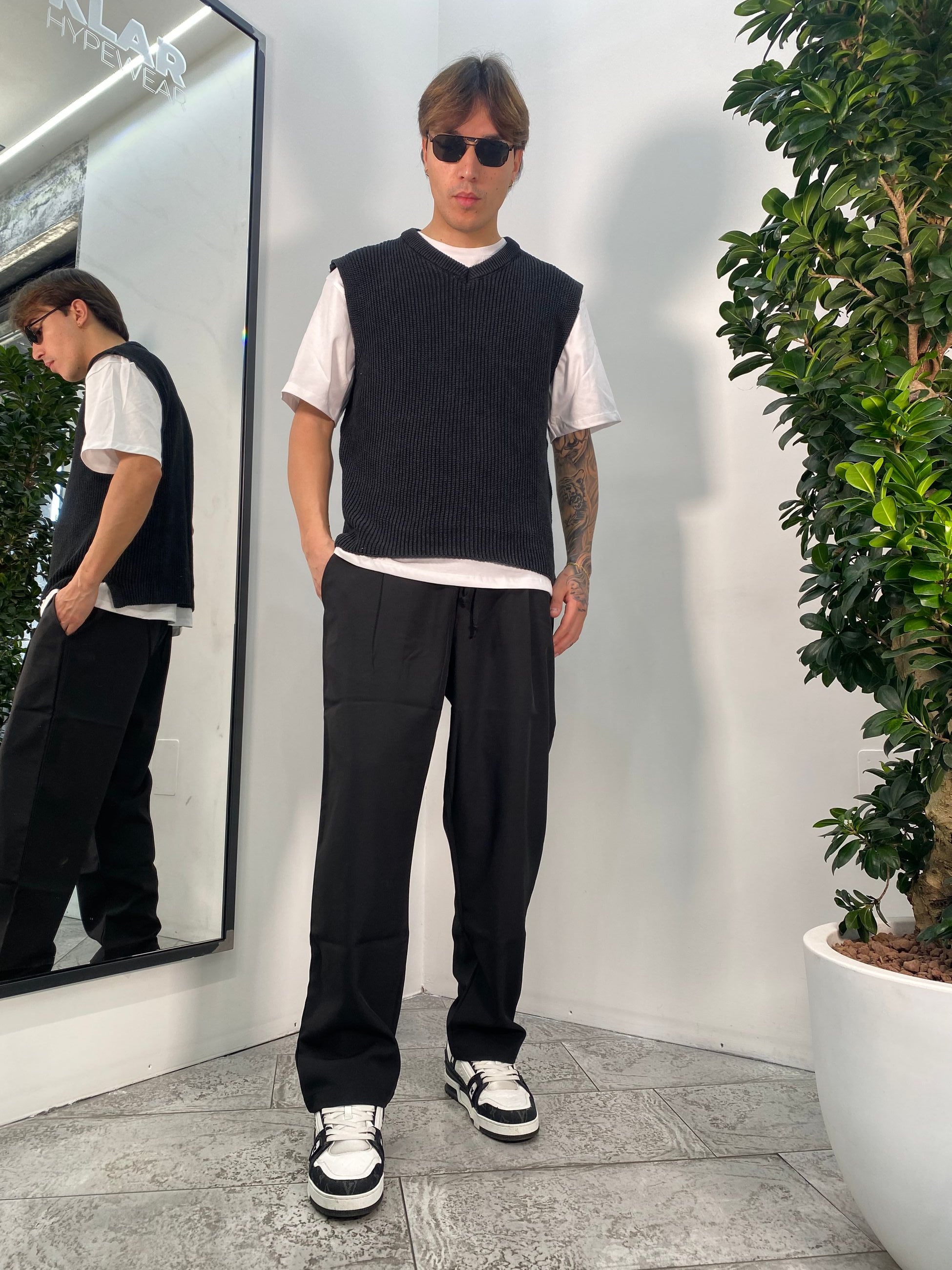 SMANICATO IN MAGLIA CON SCOLLO A PUNTA DI DIAMANTE - REGULAR FIT AC1287.NER