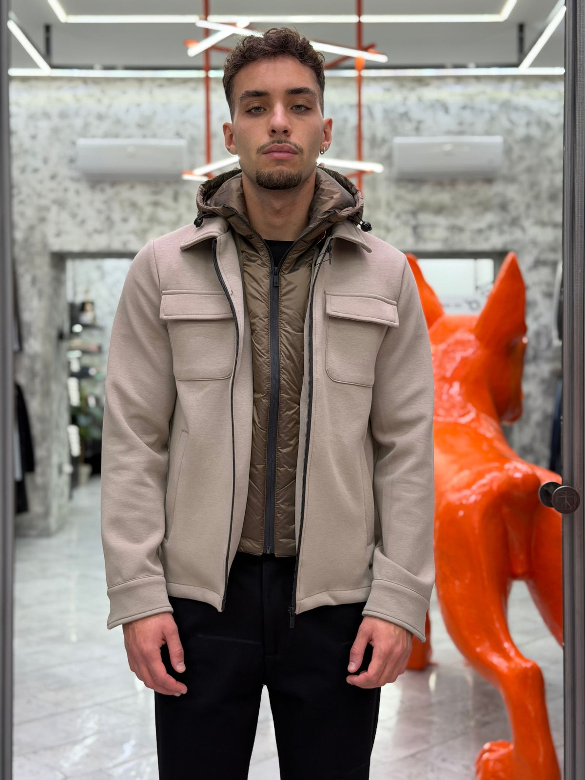OVERSHIRT IN MAGLIA INTERLOCK SUPER STRETCH CON PETTORINA E CAPPUCCIO STACCABILE - REGULAR FIT MK2920017.TOR