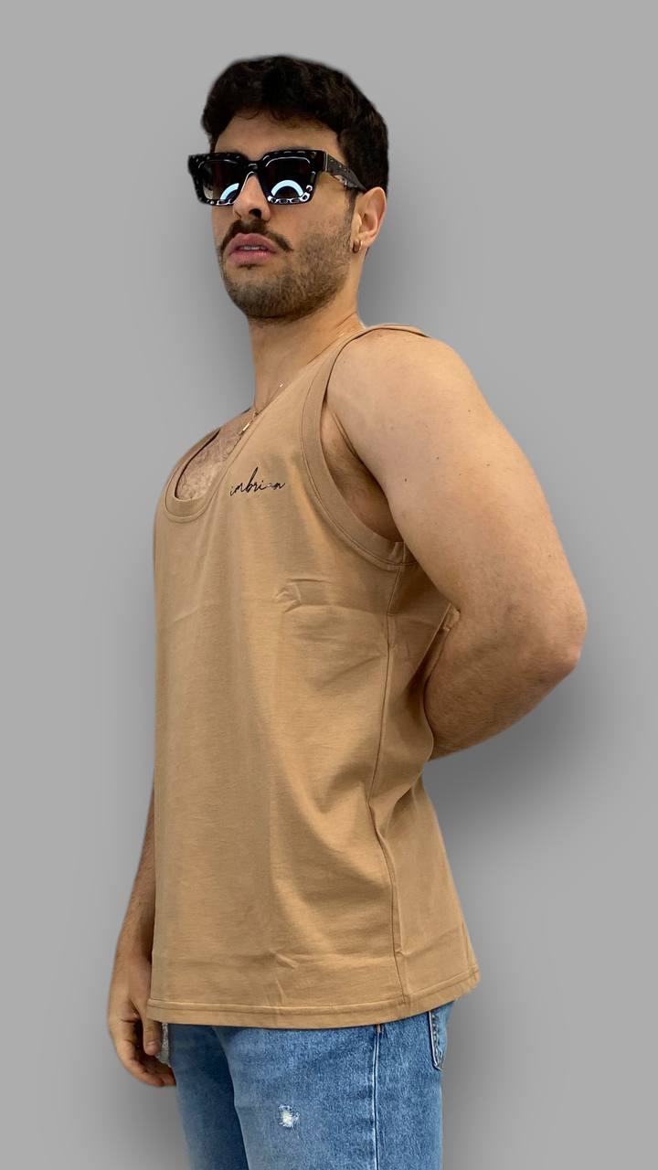 CANOTTA BASIC CON SCOLLO PROFONDO E LOGO IN CORSIVO A RILIEVO LATO CUORE - OVERSIZE FIT