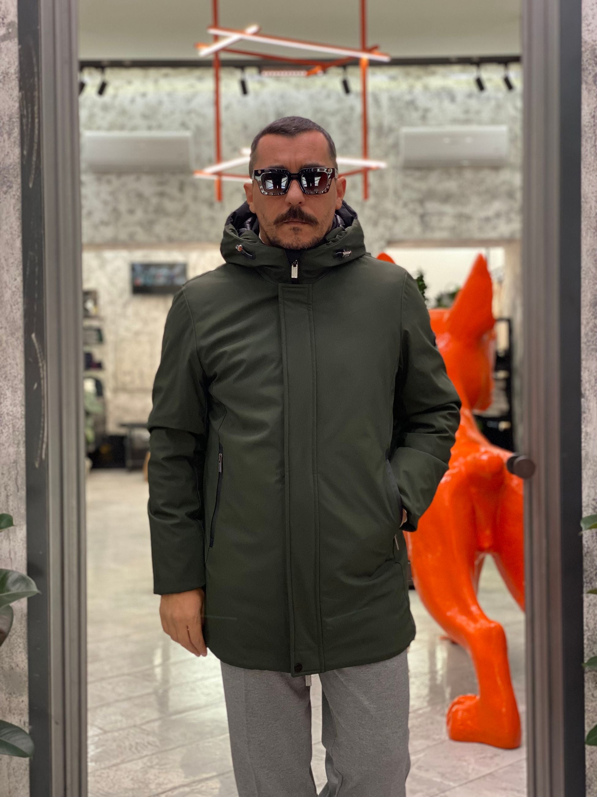 PARKA LUNGO CON CAPPUCCIO IN TESSUTO TECNICO WATERPROOF & WINDPROOF - REGULAR FIT MK24007-F25.VMIL