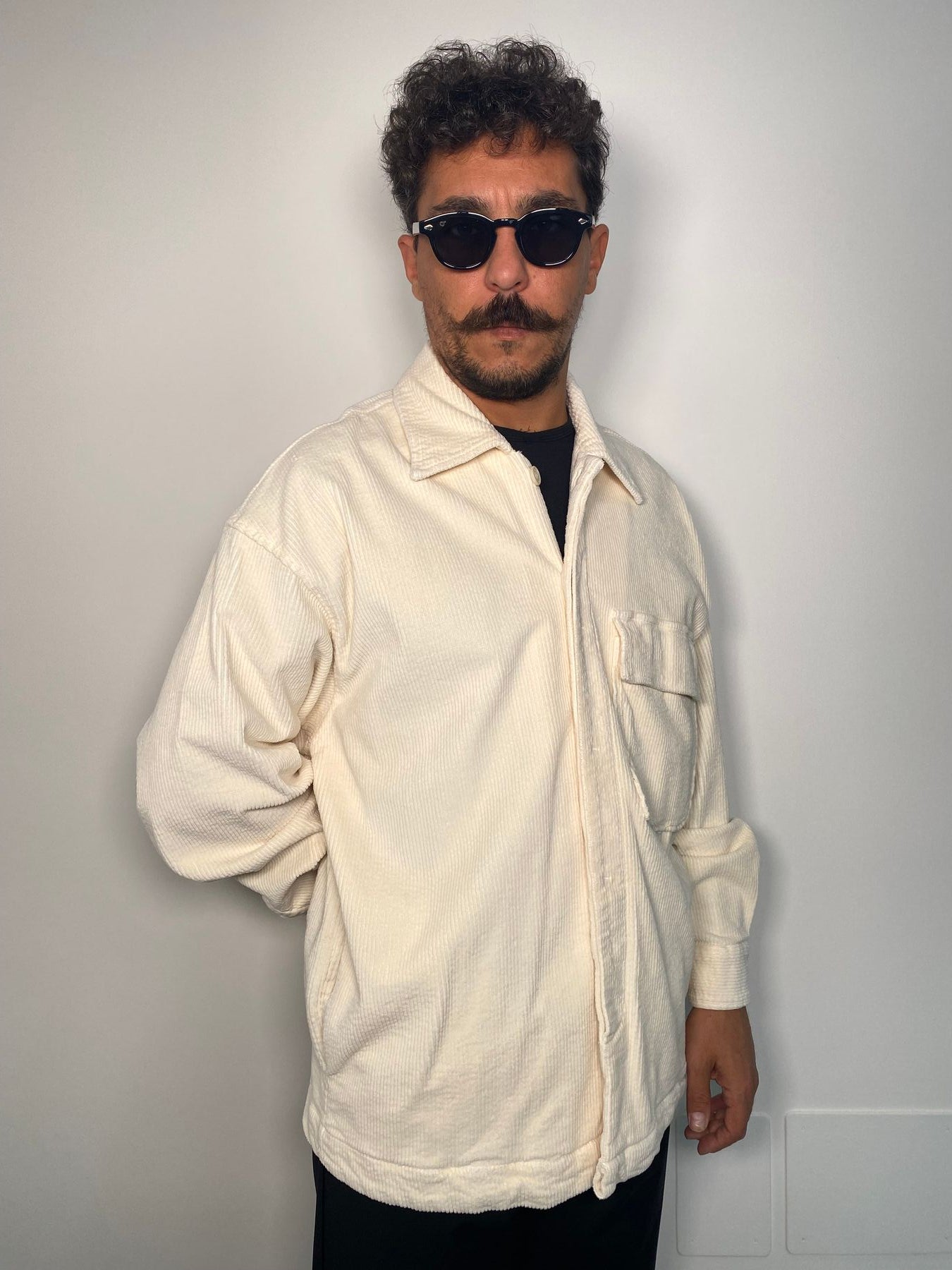 OVERSHIRT DA COMPLETO IN VELLUTO CON TASCONE LATO CUORE E ABBOTTONATURA NASCOSTA - OVERSIZE FIT