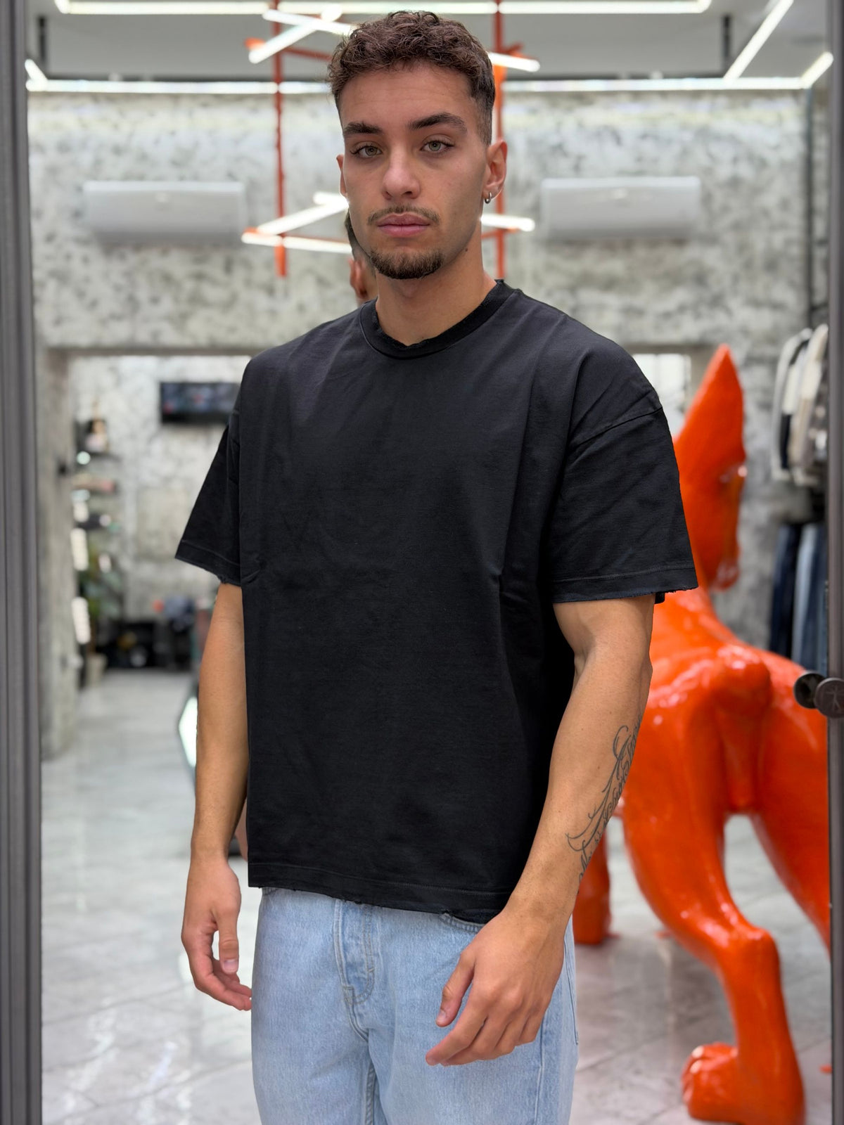 T-SHIRT IN JERSEY AMERICANO 30/2 TINTO IN CAPO CON COLLO E MANICHE EFFETTO DESTROYED - OVER CROP FIT BOXYMOL.NER