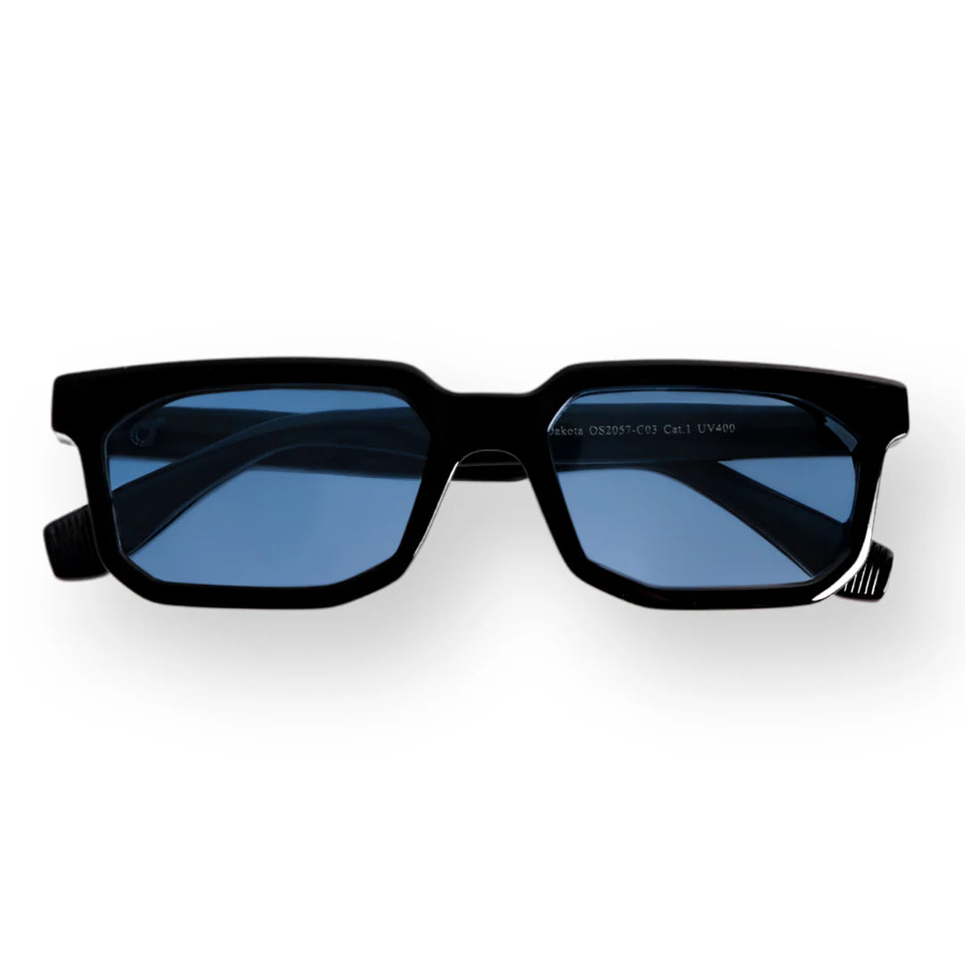 OCCHIALI DAKOTA
COLORE MONTATURA NERO
COLORE LENTE BLU OS2057-C03