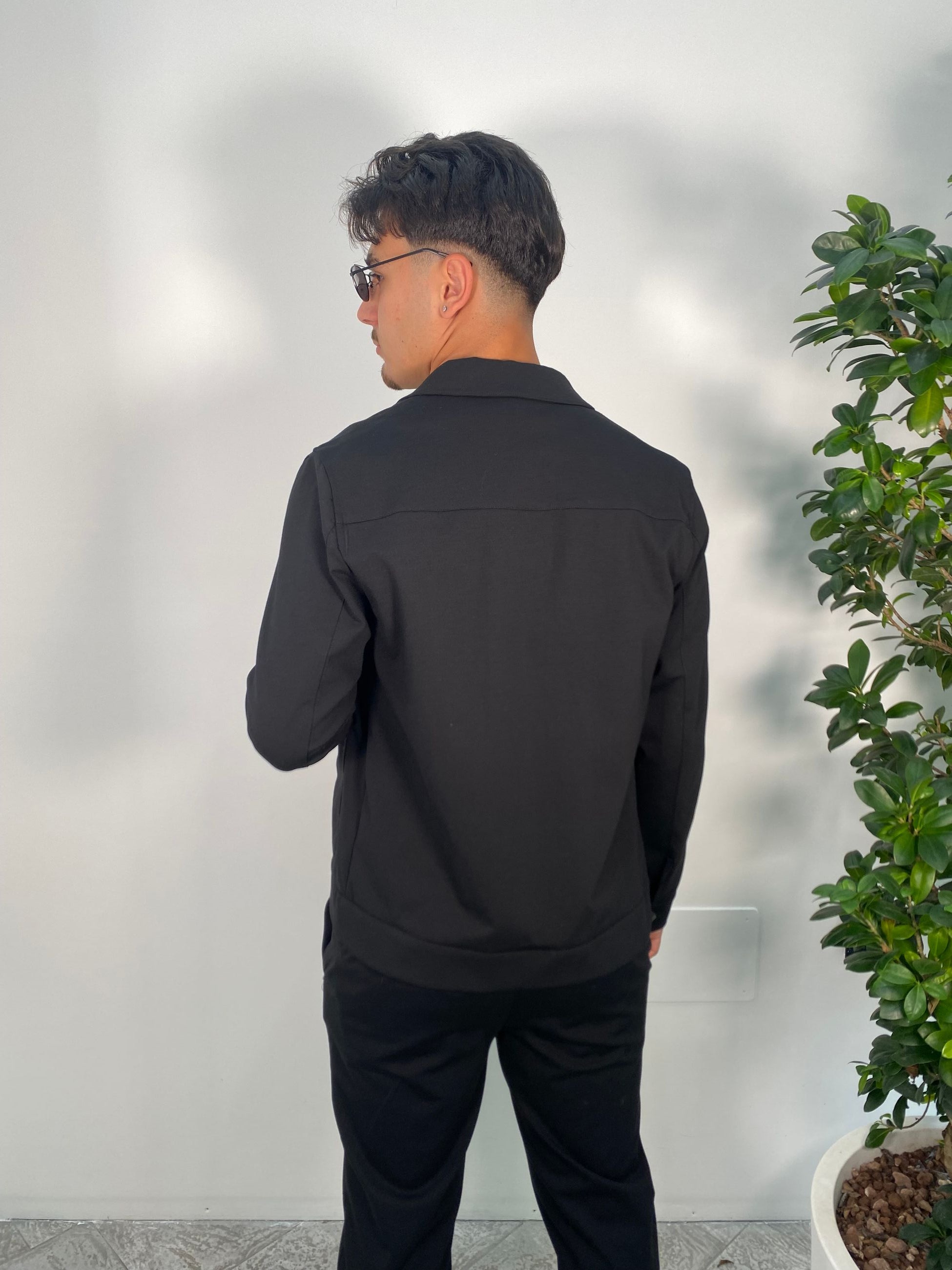 OVERSHIRT DA COMPLETO CON TASCHE A TOPPA IN TESSUTO PUNTO MILANO LEGGERO ED ELASTICIZZATO - REGULAR FIT GBE1042SS.NER