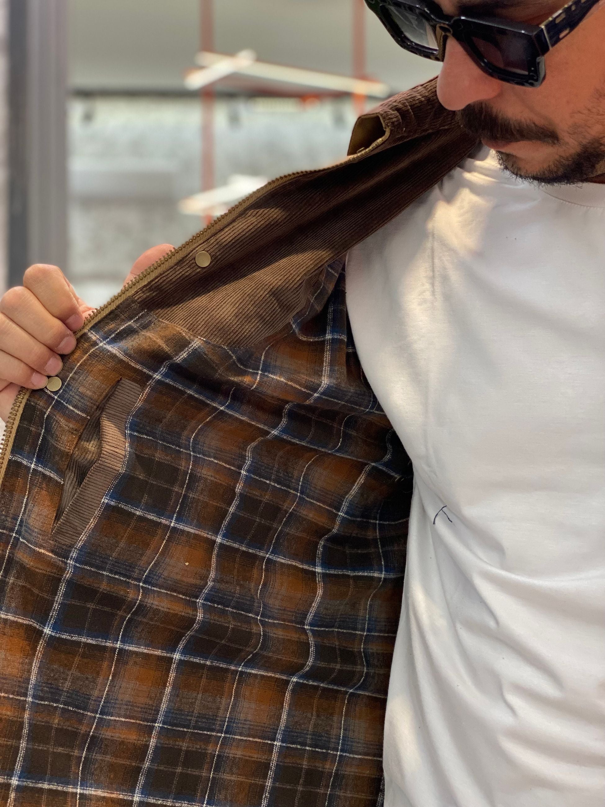 GIUBBINO MODELLO BARBOUR CON COLLETTO IN VELLUTO E TASCHE A TOPPA - COMFORT FIT GL5205BD.TAB