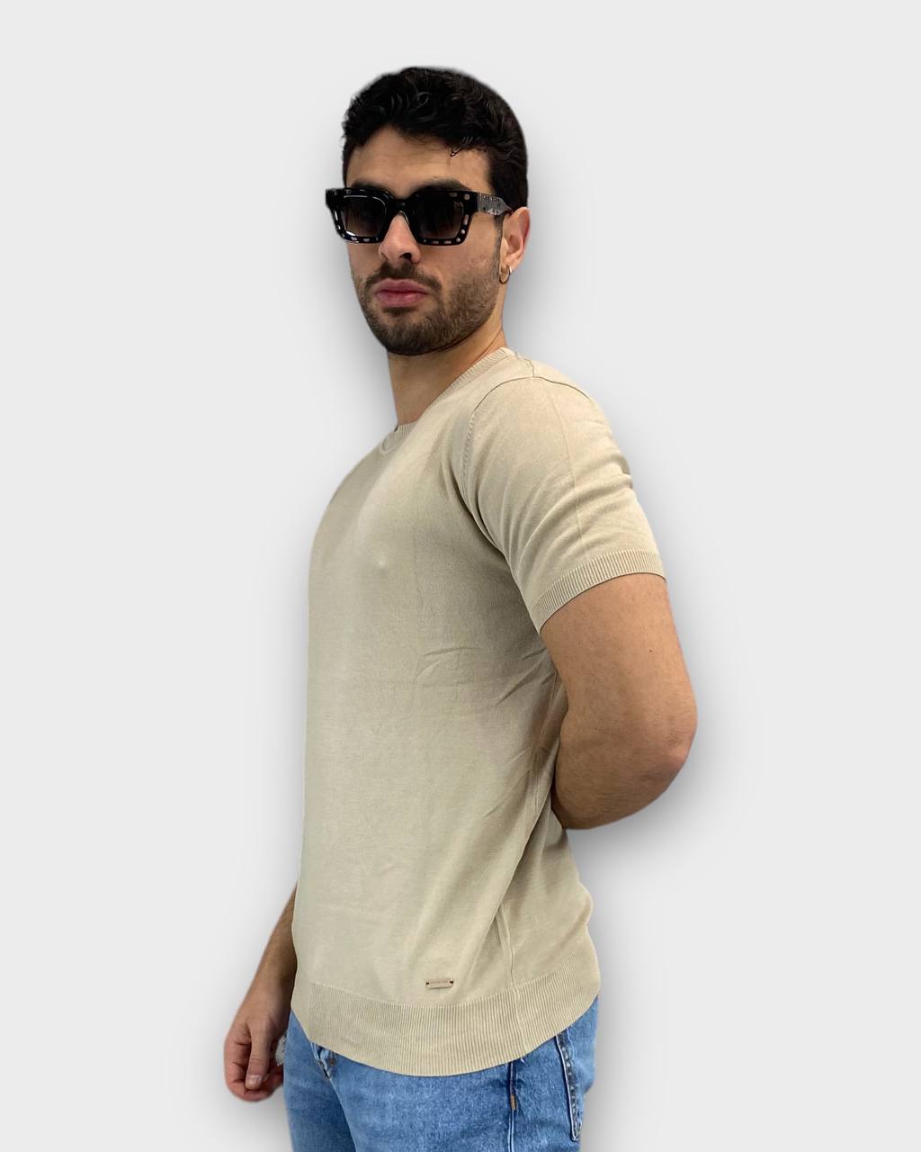 T-SHIRT IN FILO BASIC - MANICHE E VITA ELASTICIZZATE - REGULAR FIT
